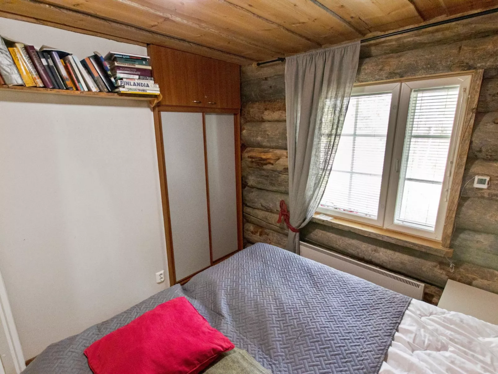 Hankipolku 7b / ukuli-Inside