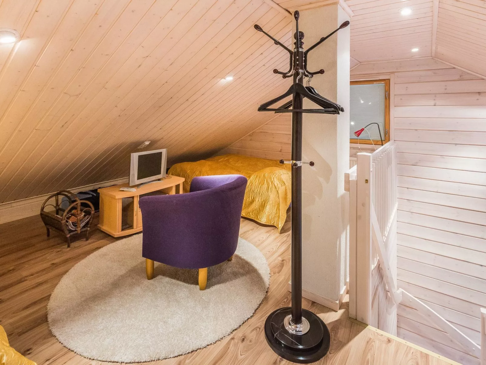 Ylläksen sirppikuu 2-Drinnen