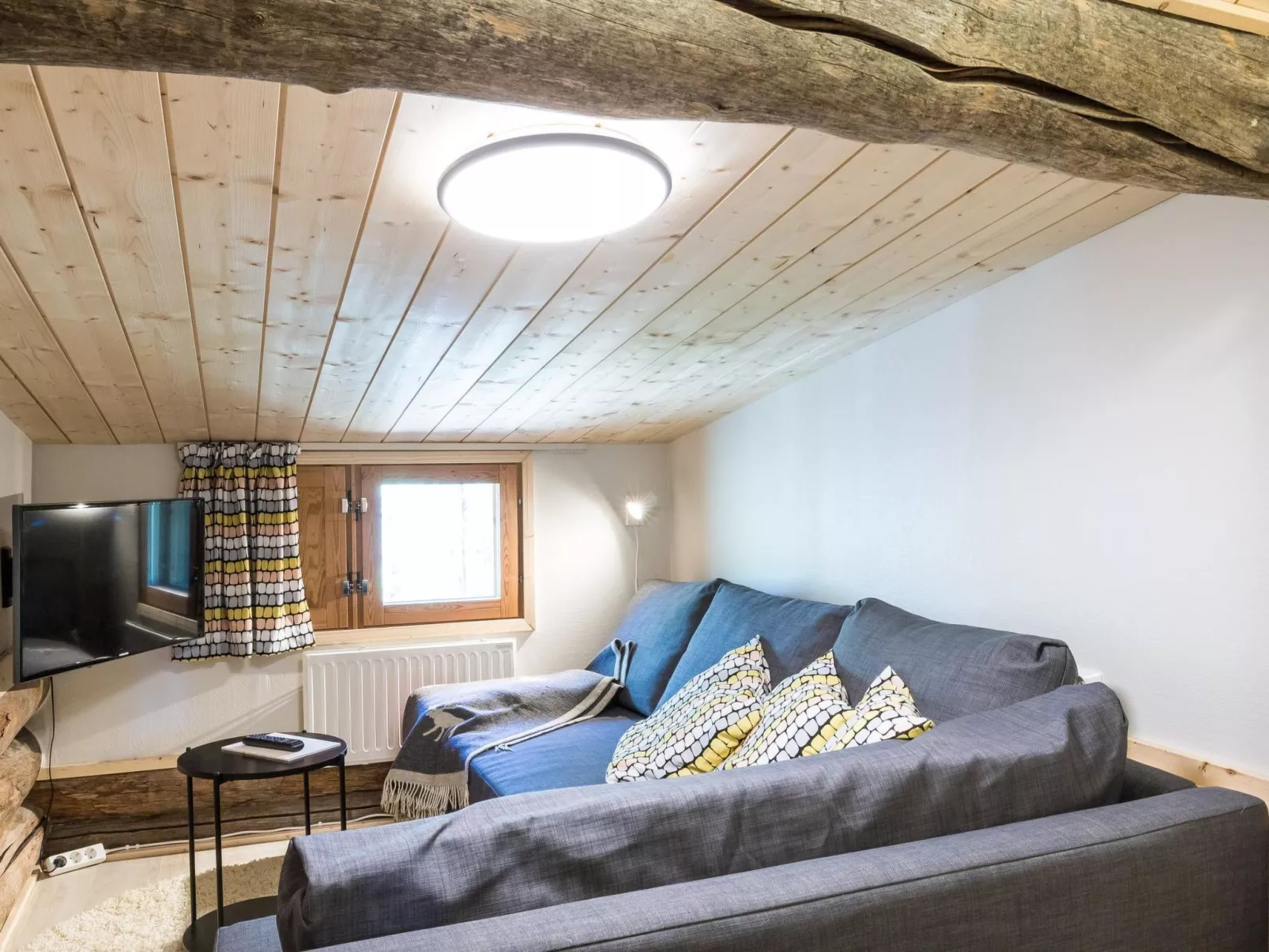 Ylläspollu a-Dedans