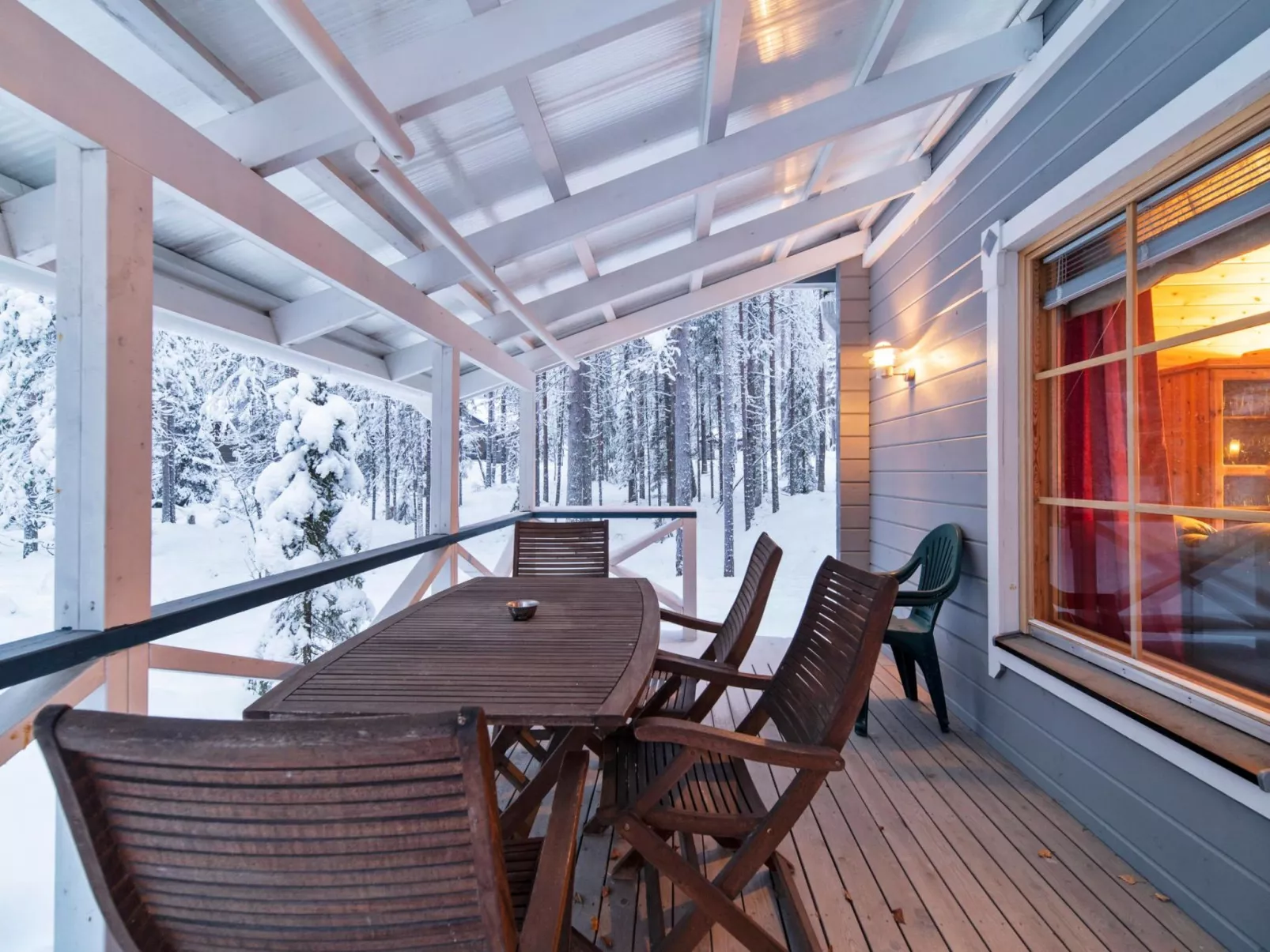 Ylläshuili 2-Drinnen