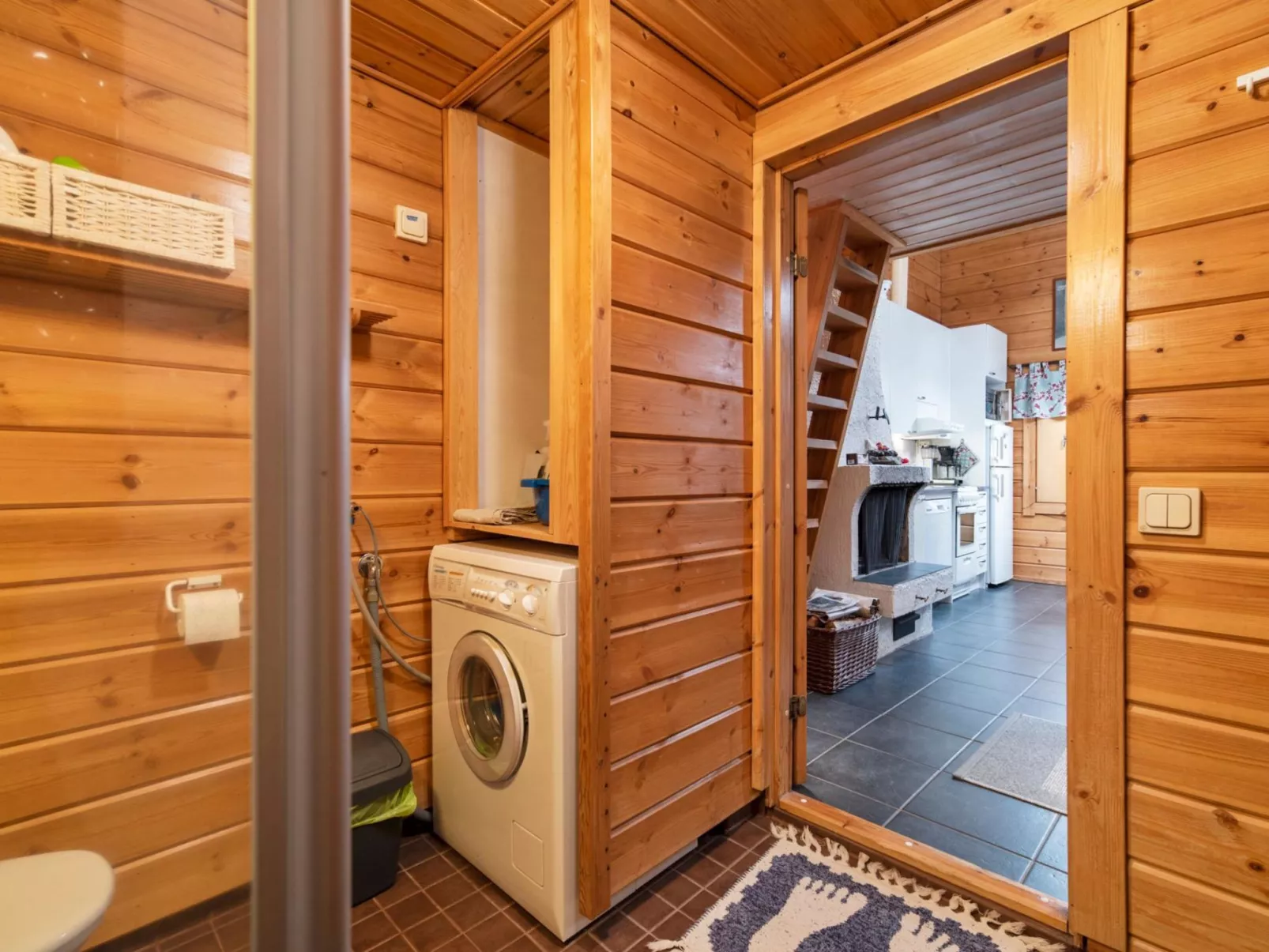 Lomaylläs maja, palovaarankaarre 6 a-Dedans