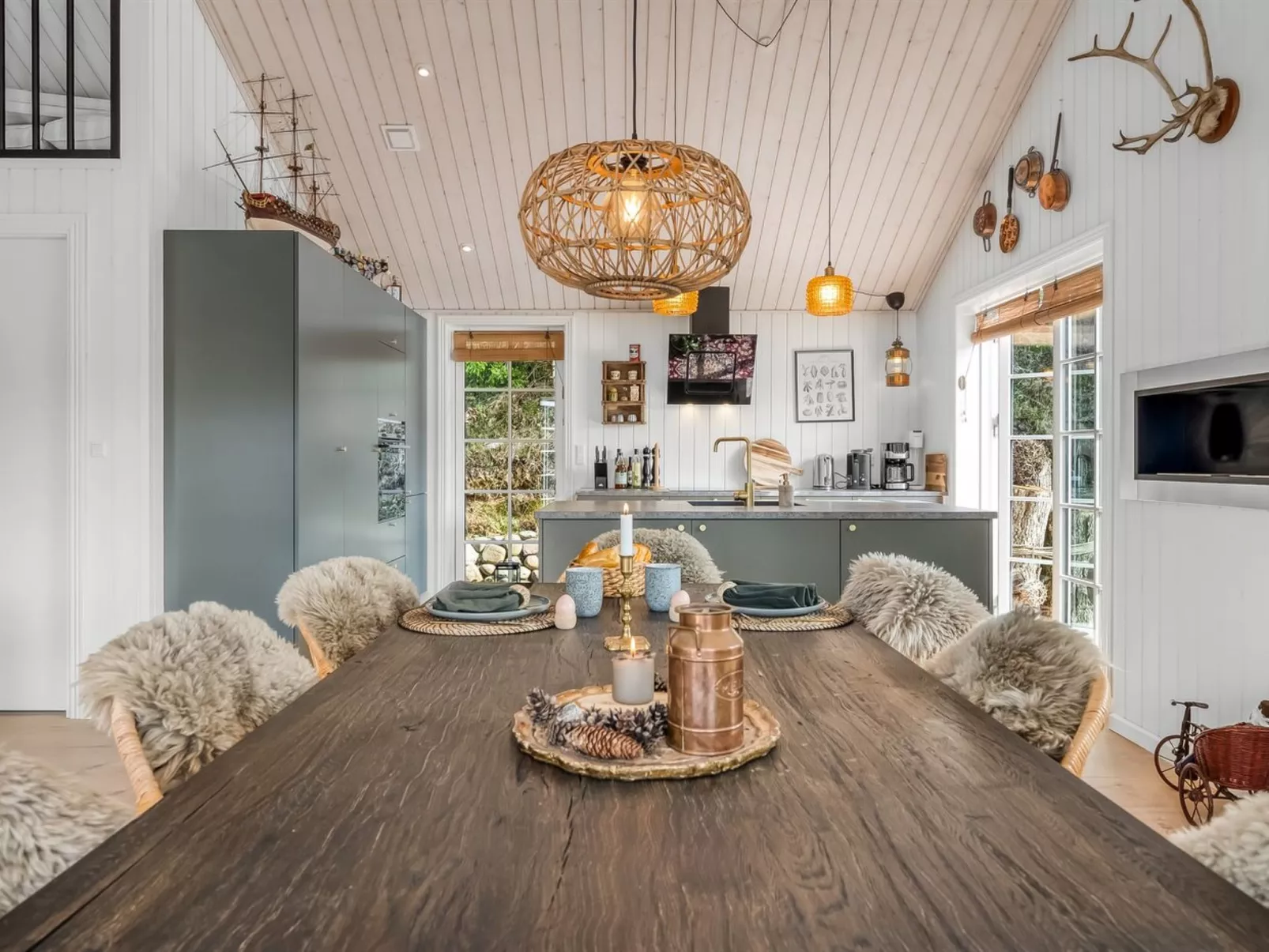 "Blek" - 2.8km from the sea-Inside