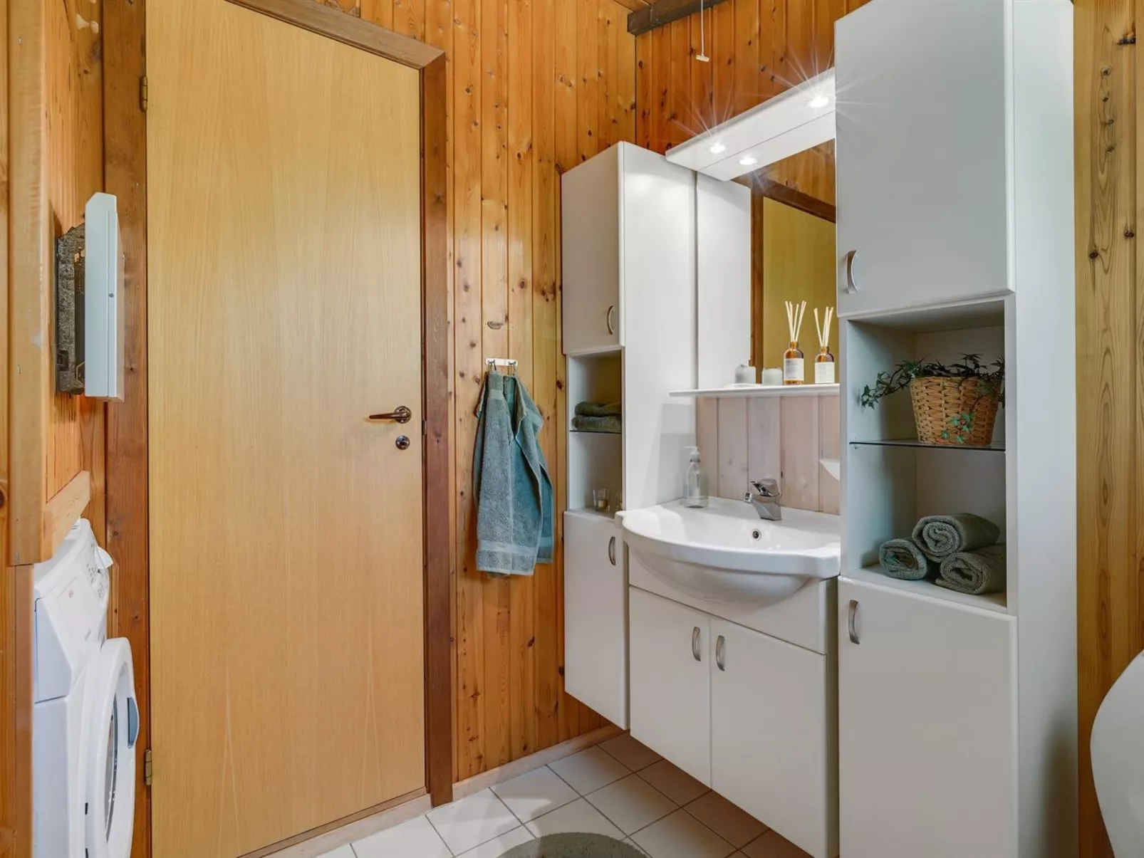 "Kaarle" - 400m to the fjord-Dedans