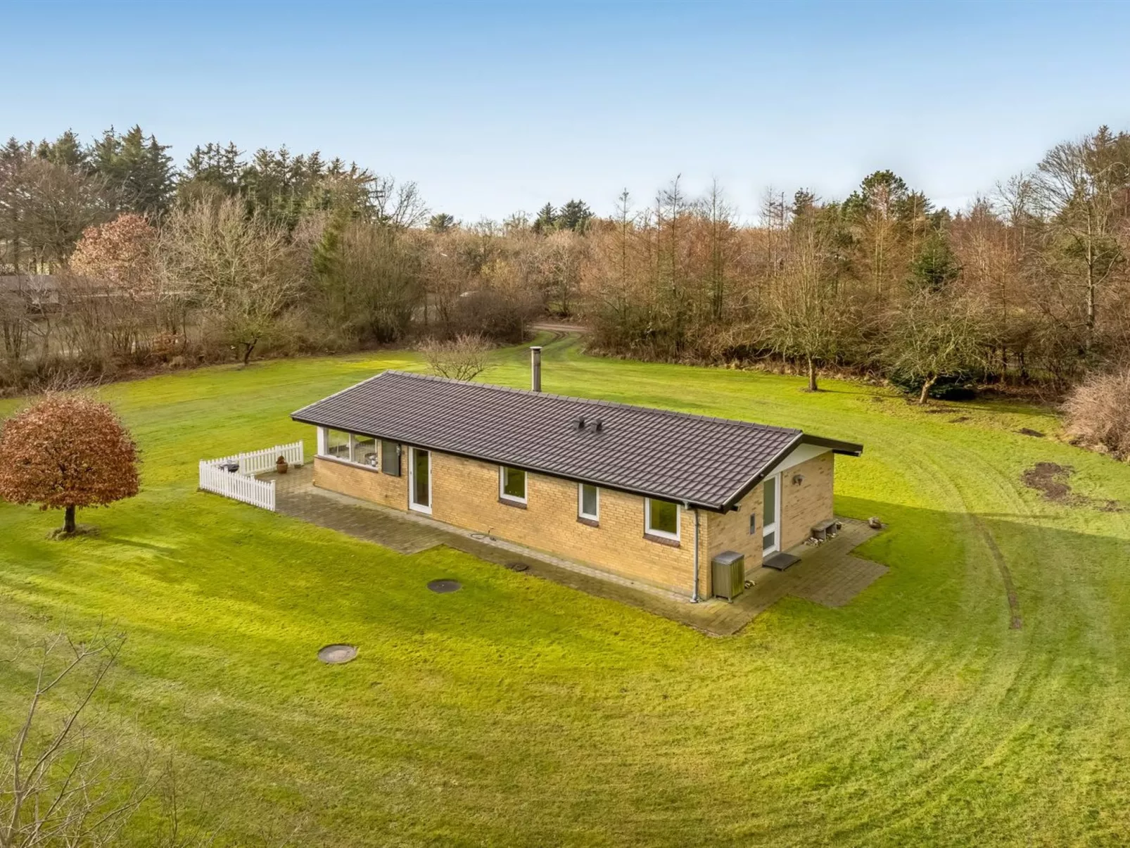 "Marika" - 400m to the fjord-Outside