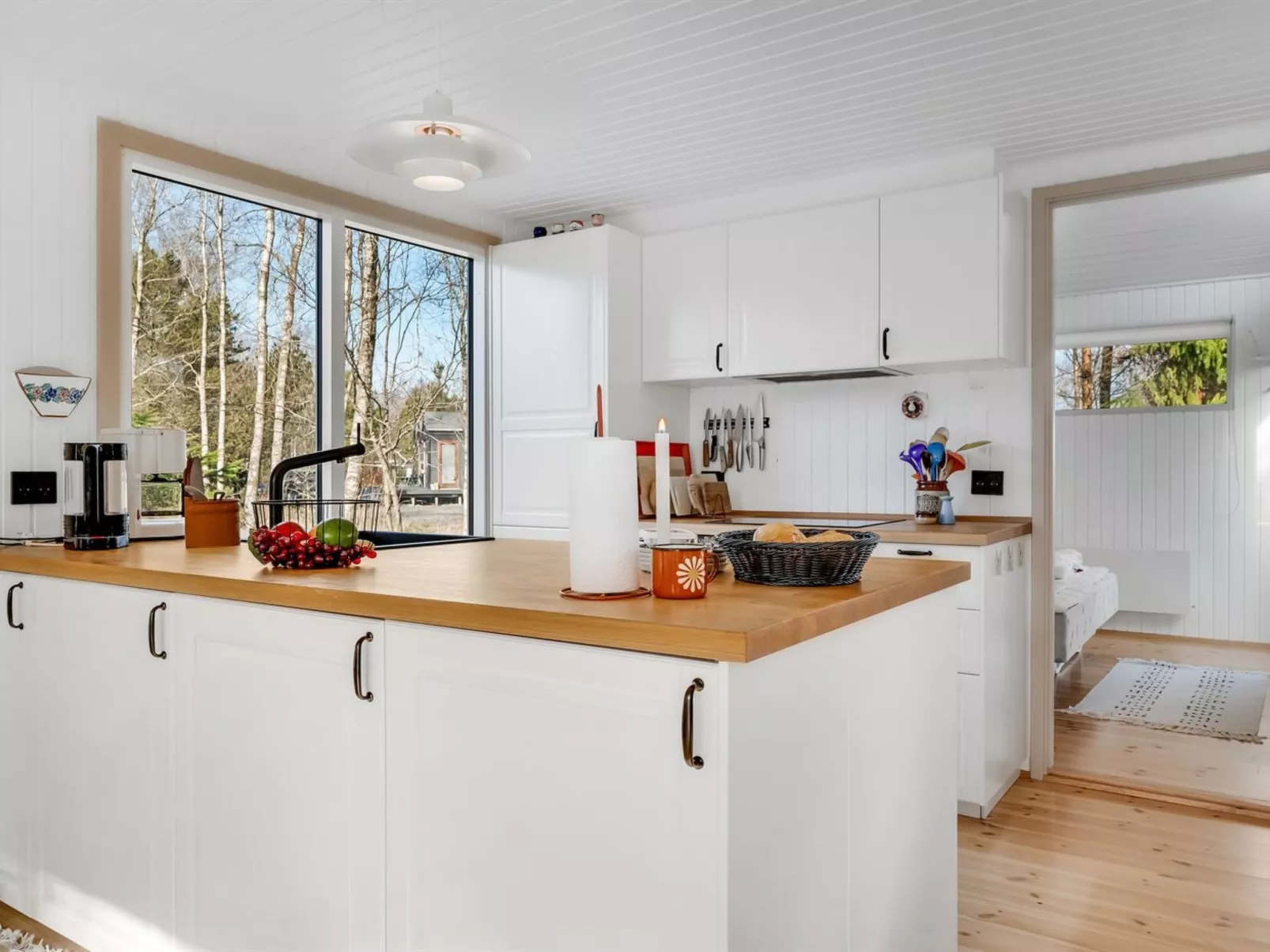 "Elisabete" - 200m to the fjord-Inside