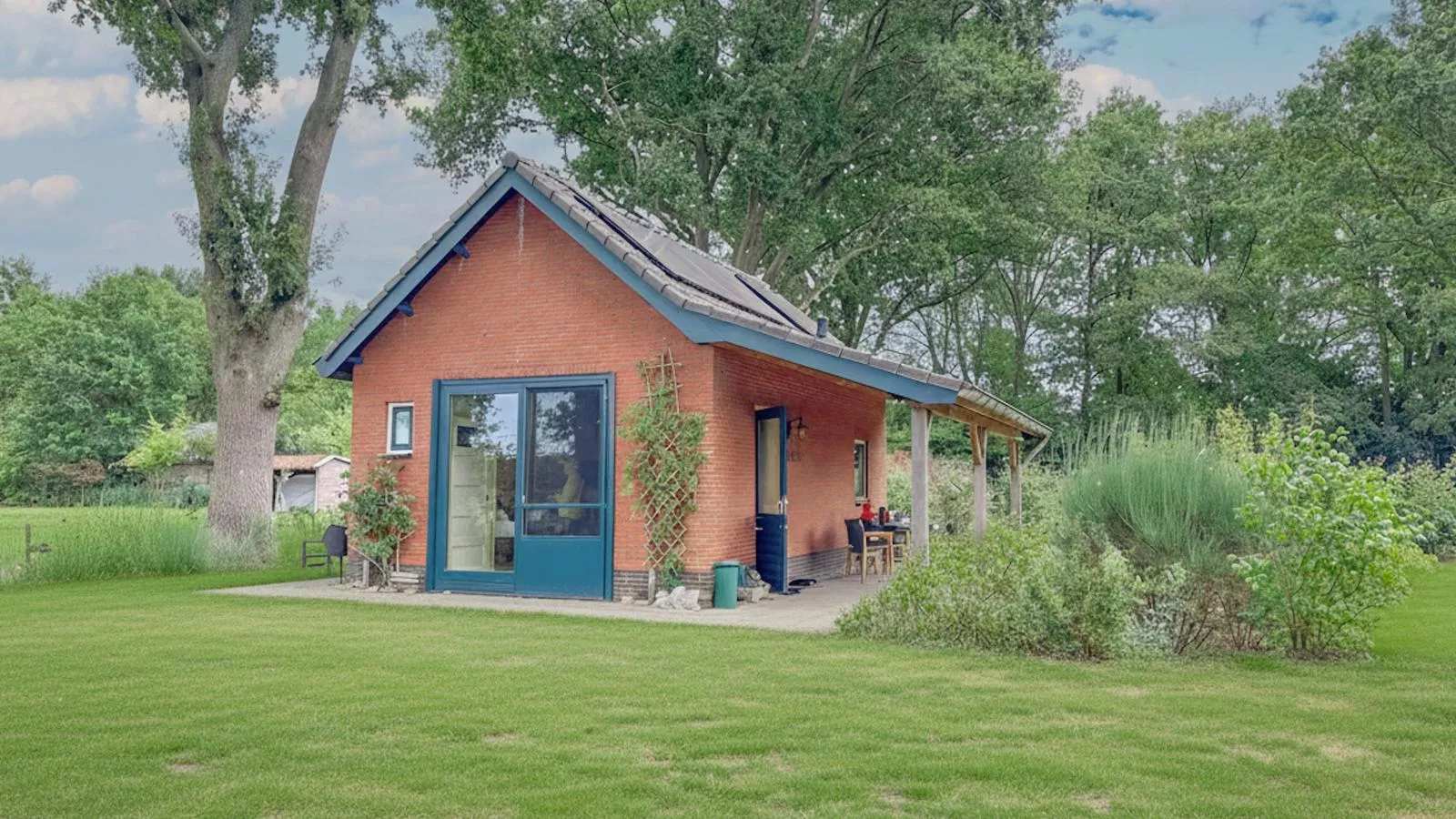 Het Bunt-Exterior in summer