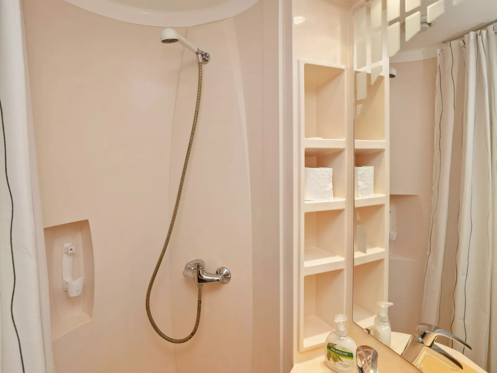 Snowflake b 24-Dedans