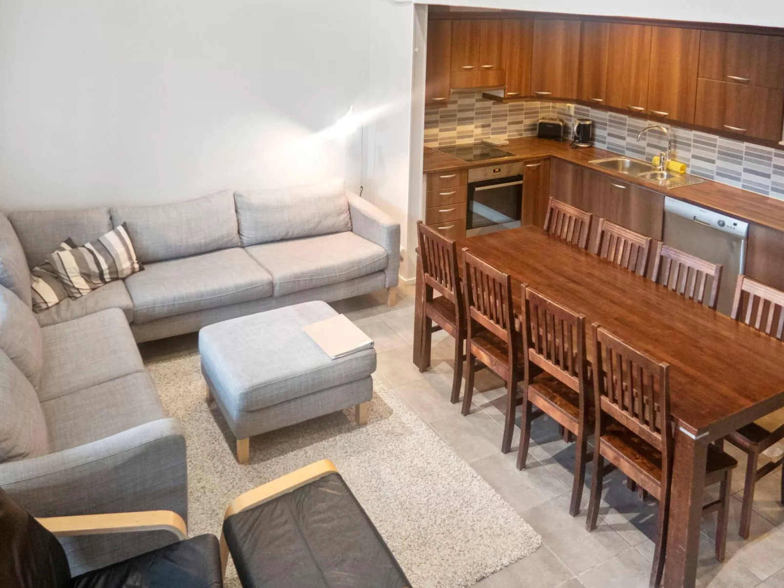 4 seasons b 1-Inside