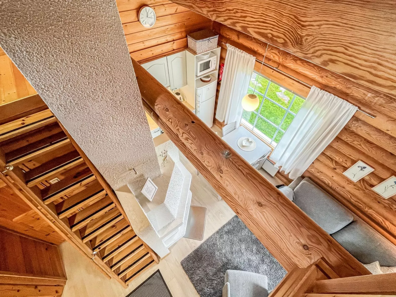 Vuosselinkulma 2-Dedans