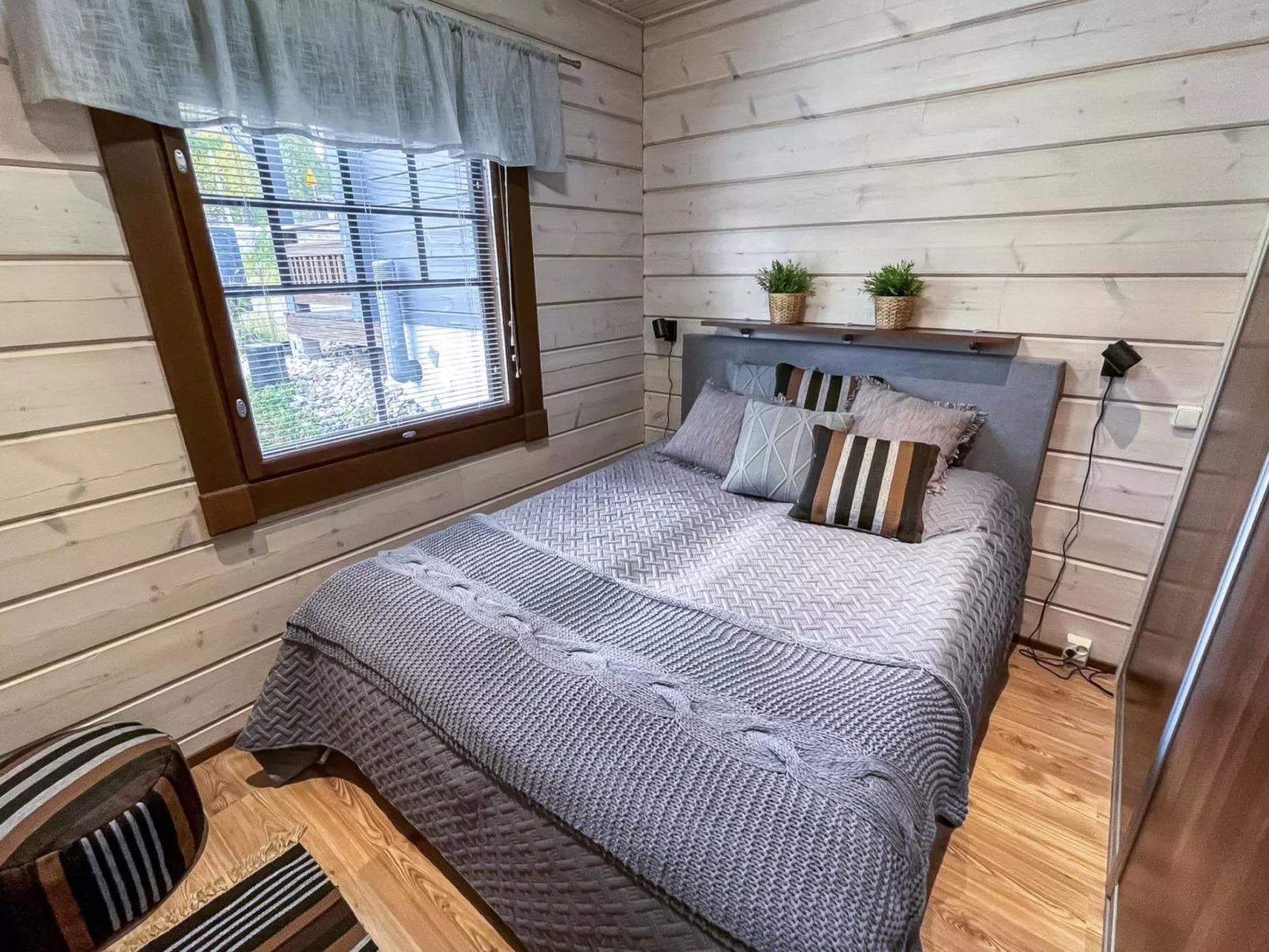 Vuosselinkulma 4-Dedans