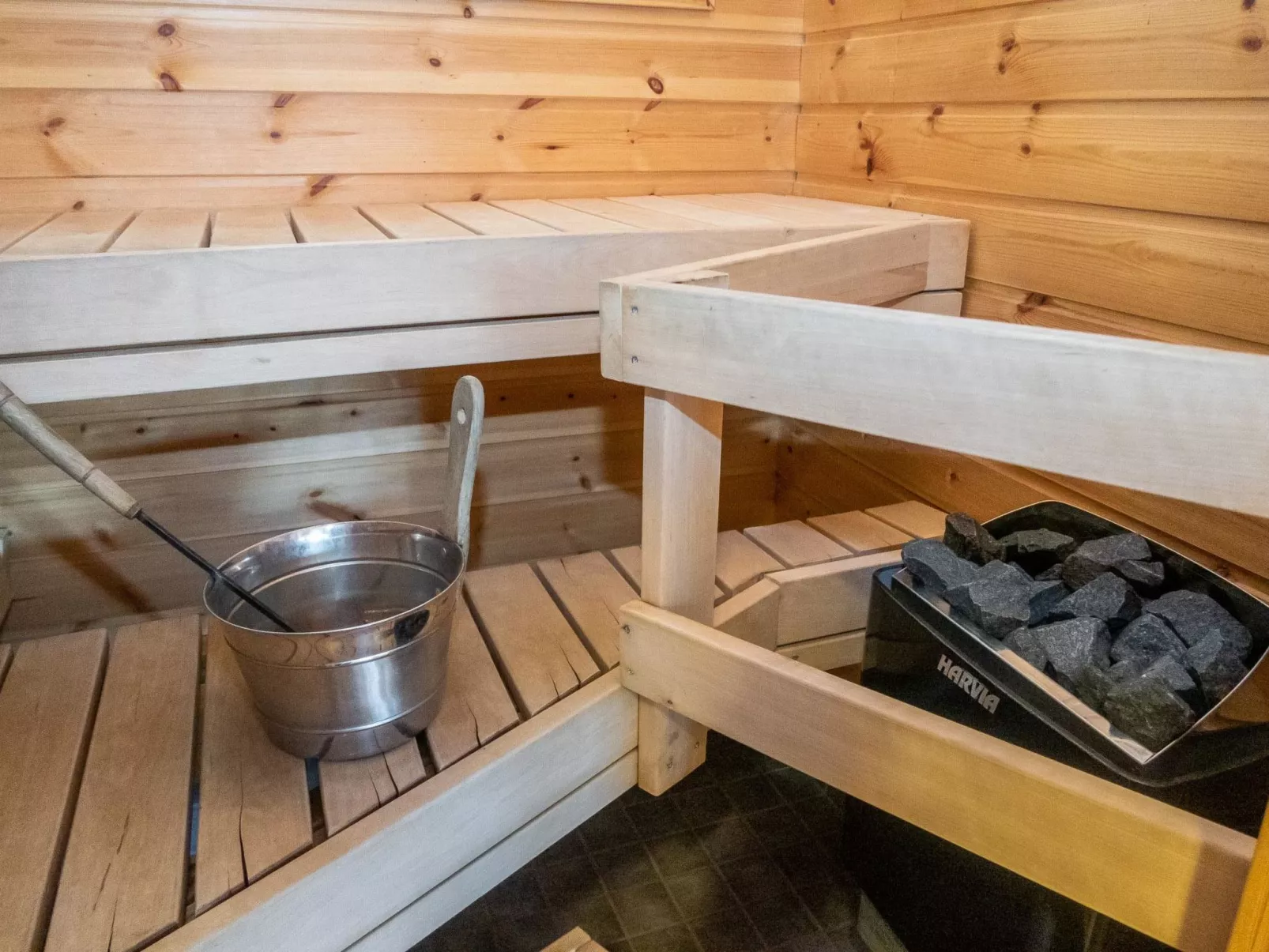 Ruka snow and sun 2-Inside