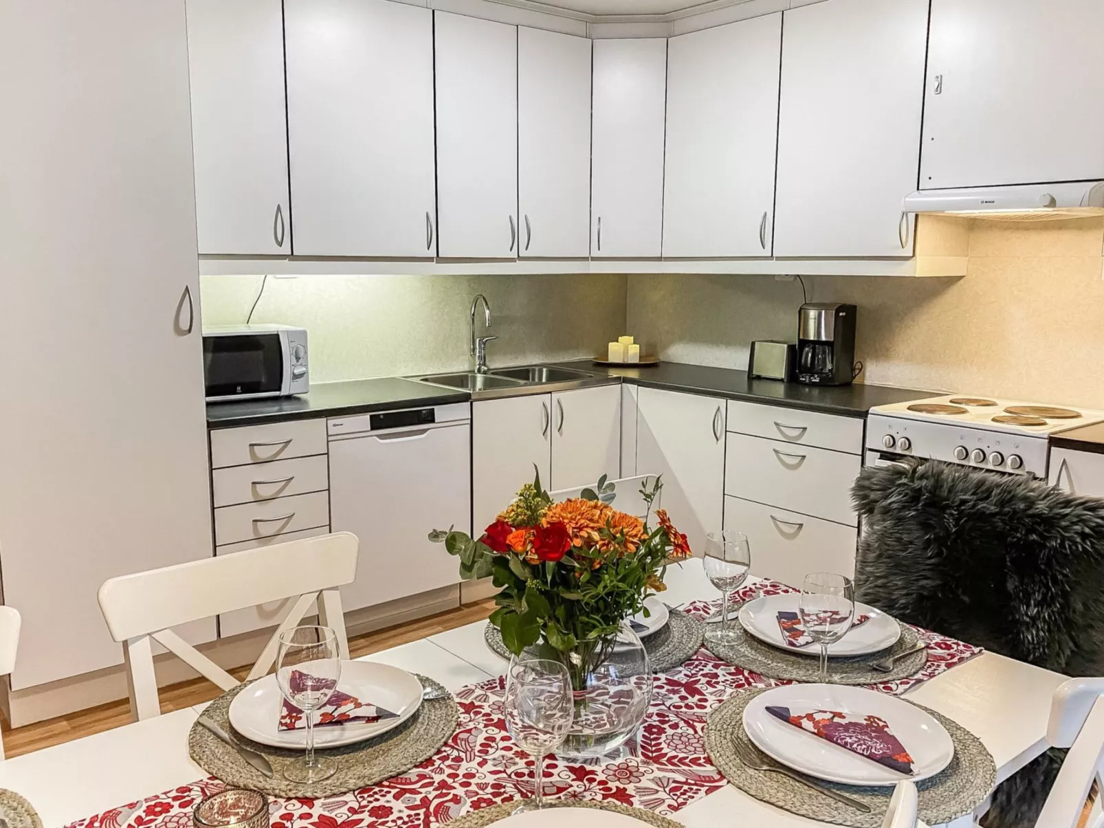 Iso-karpalo a-Dedans