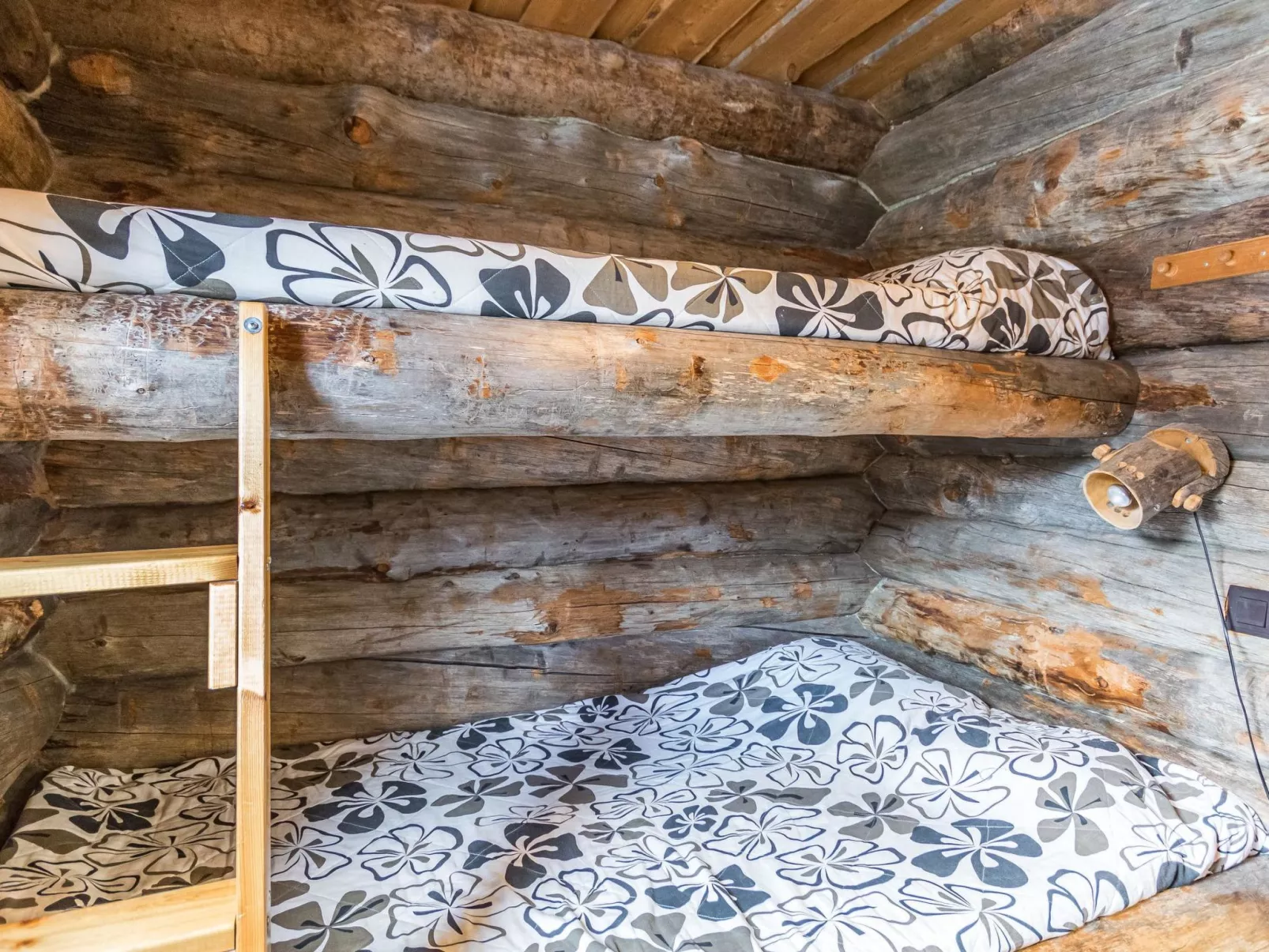 Seitsemän savua 4-Dedans