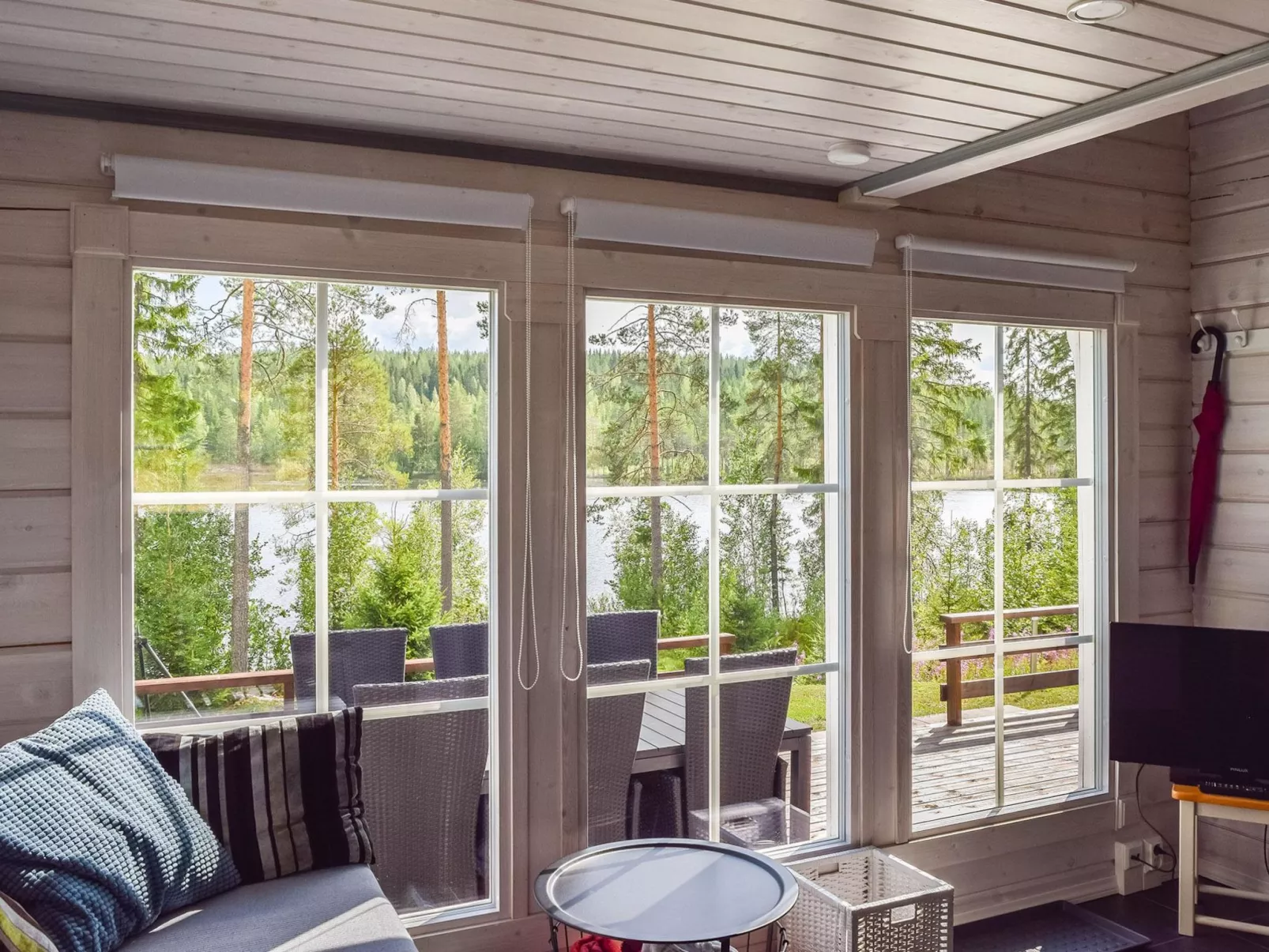 Lekojärven herra-Dedans