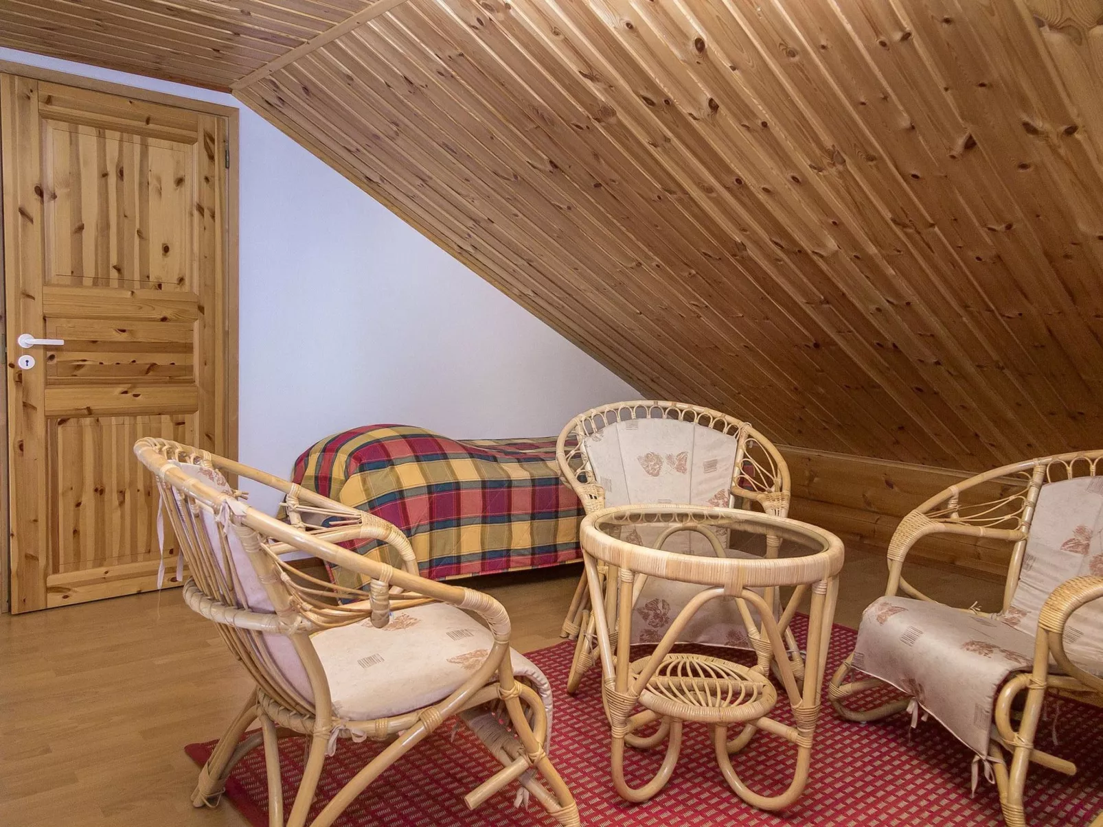 Peiponpesä a-Drinnen