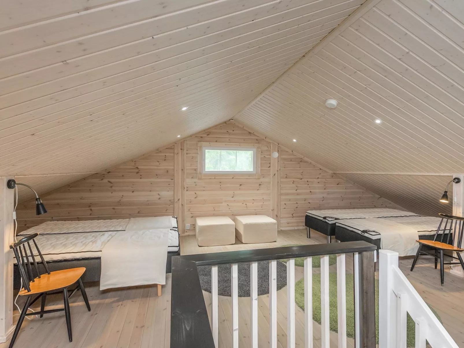 Apilan rauha-Drinnen