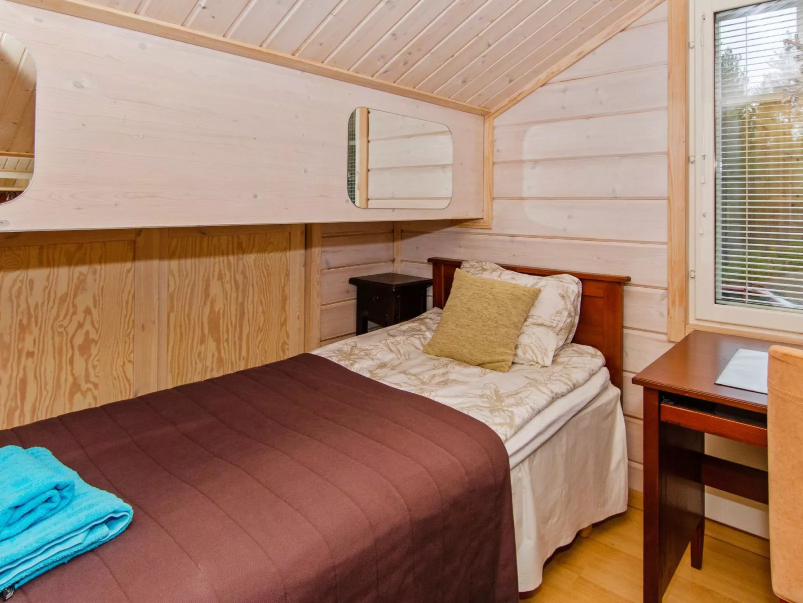 Otsopirtti, otso-Dedans