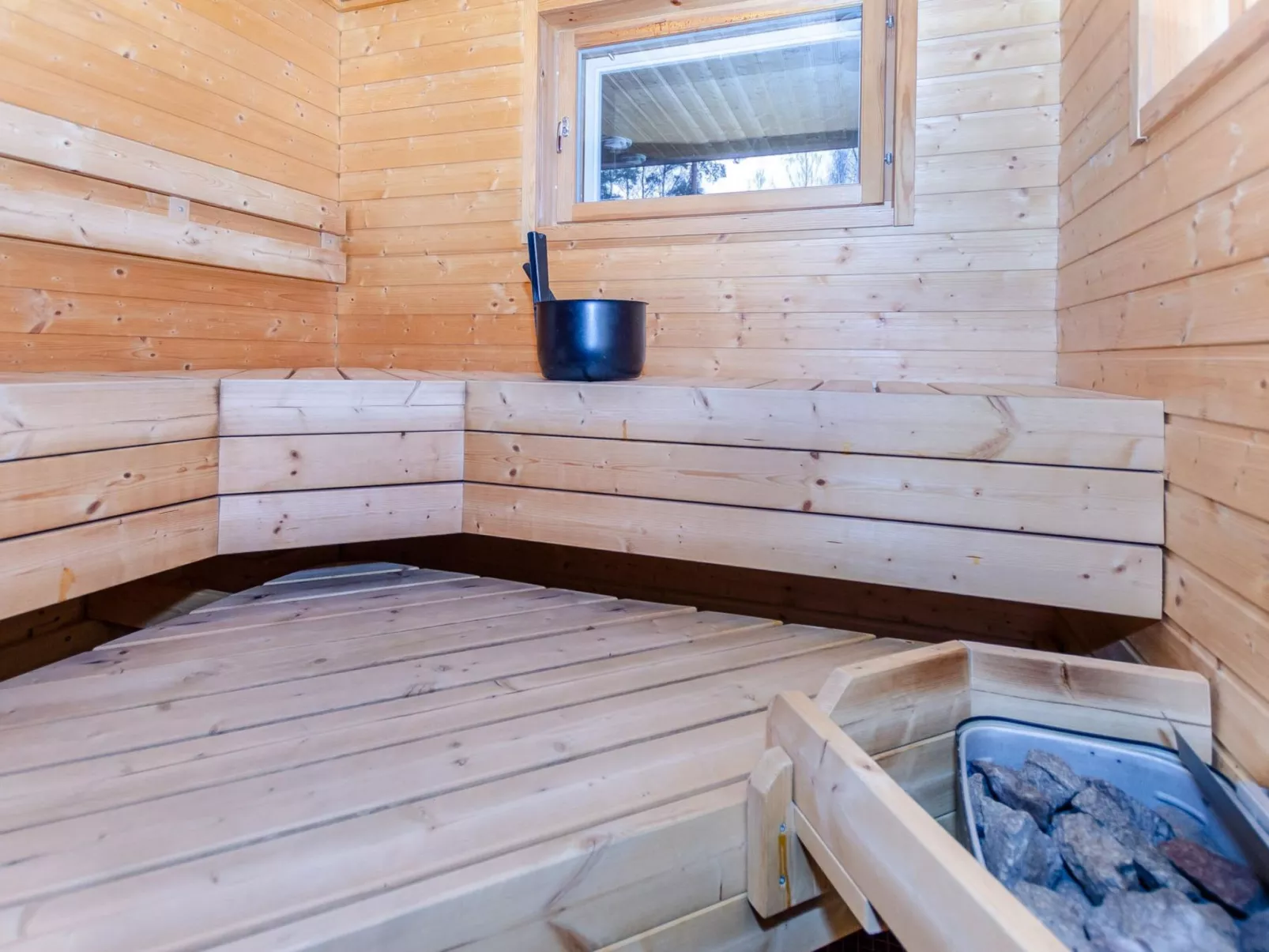 Kolin mesikämmen-Dedans