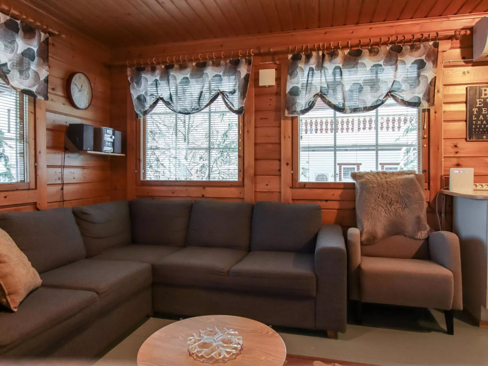 Aurinkoalppi 11a paritalon yläkerta-Dedans