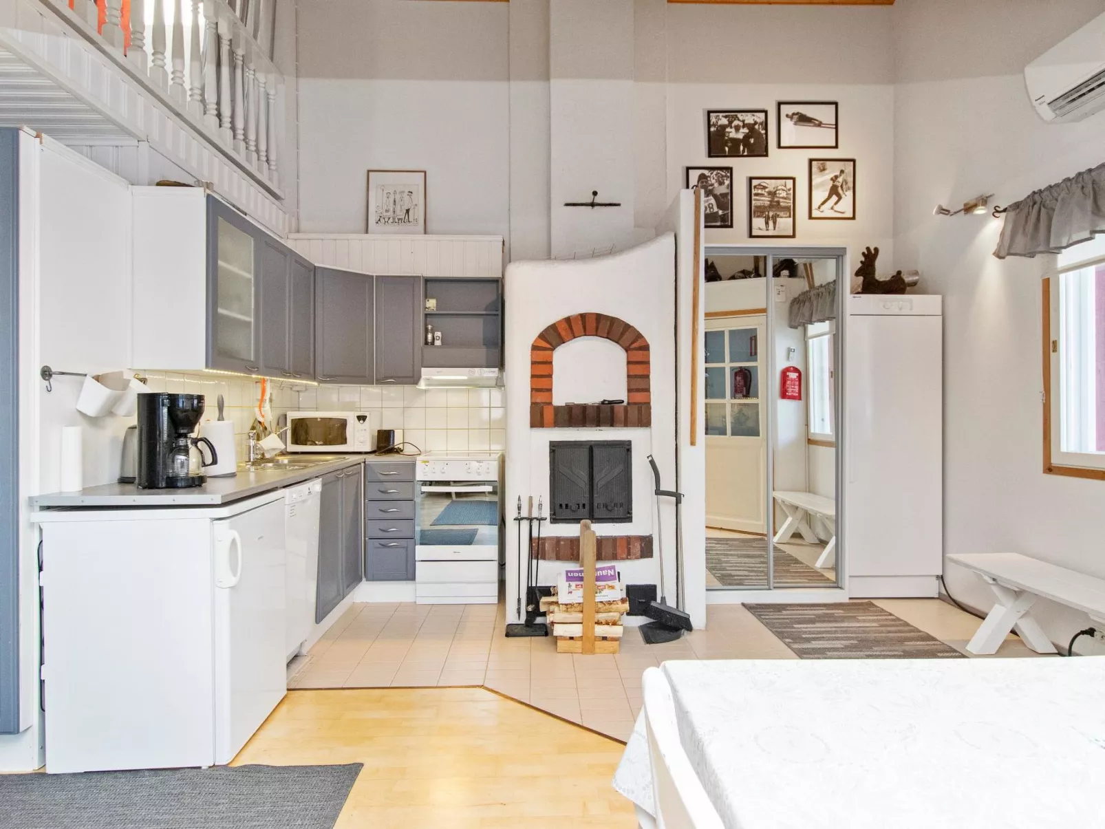 Hallantytär b3 paritalo-Inside