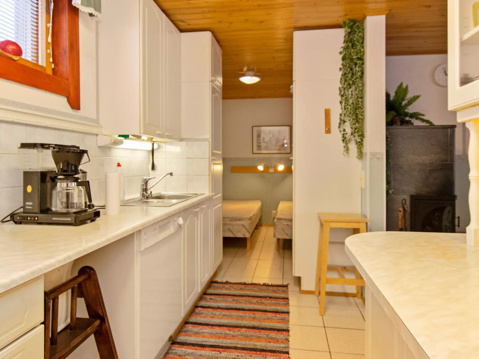 Kulma-alpit b paritalon alak-Dedans