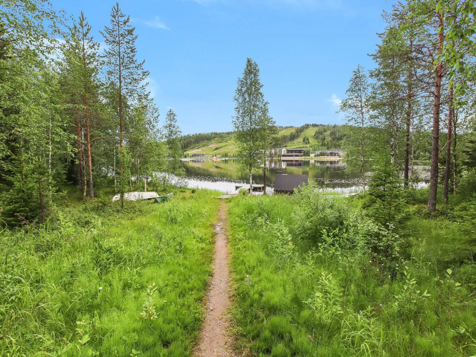 Taukotuli 4 paritalon alakerta-Dedans