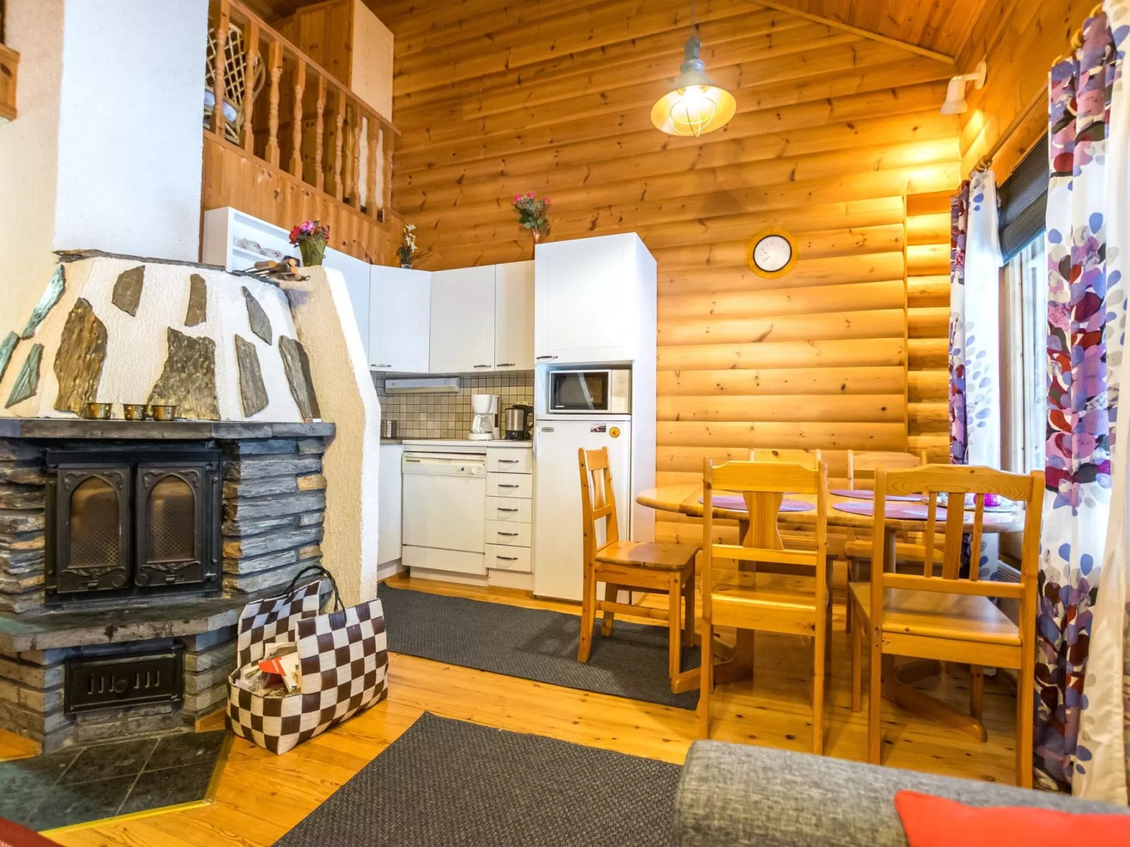 Ukkohovi 4 paritalo-Dedans