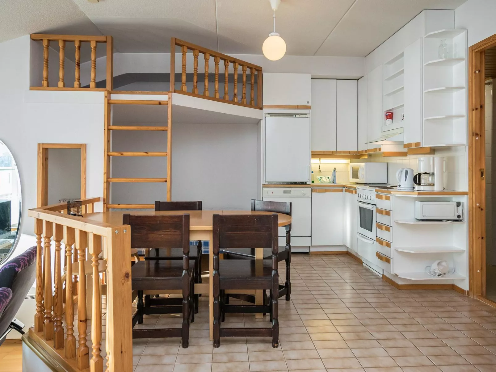 Ukonpuoti b13 kerrostalo-Dedans