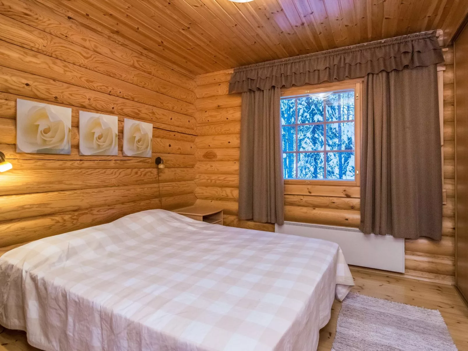 Hiisi mökki-Drinnen