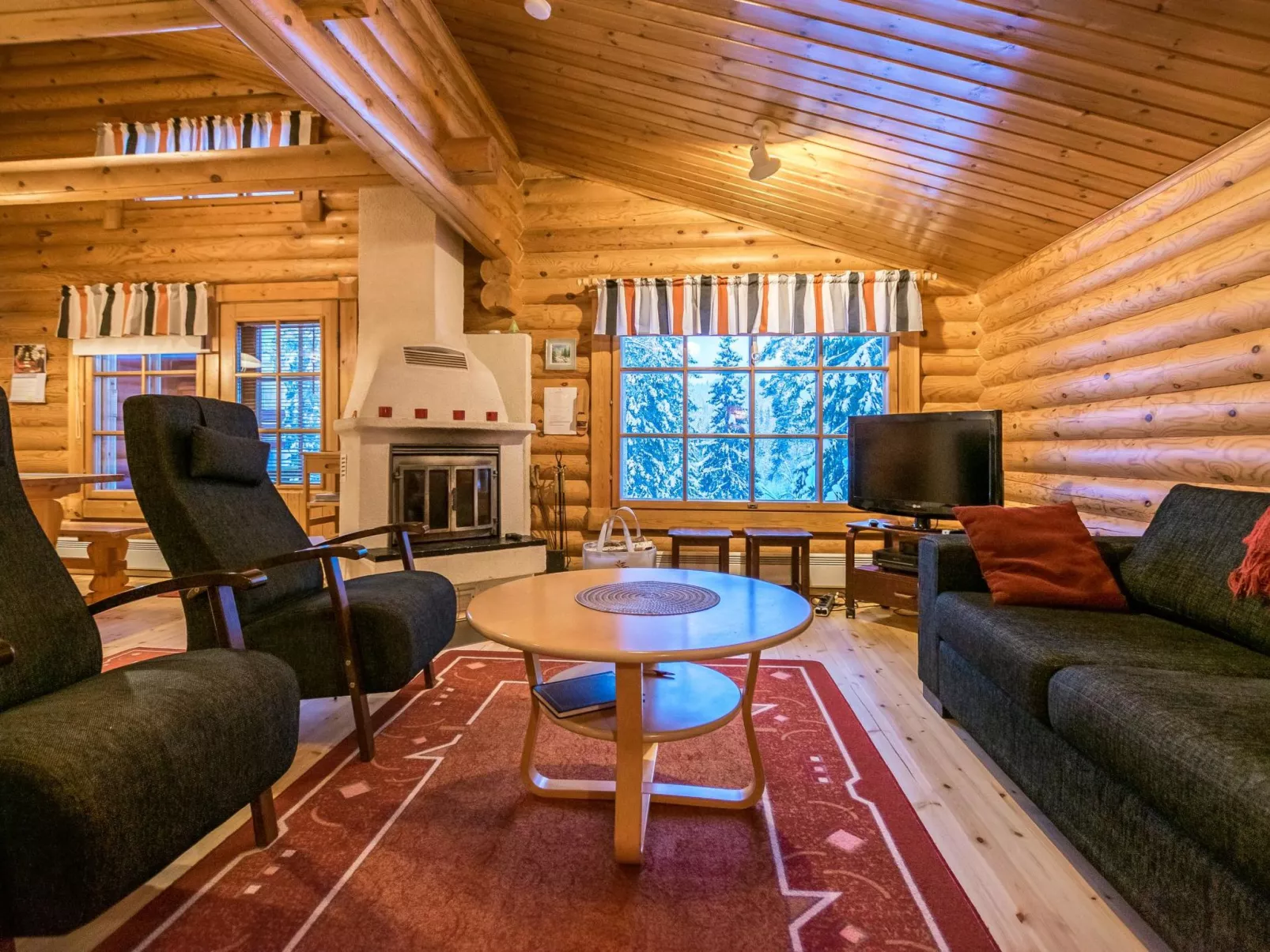 Kultapaljakka 3-Drinnen