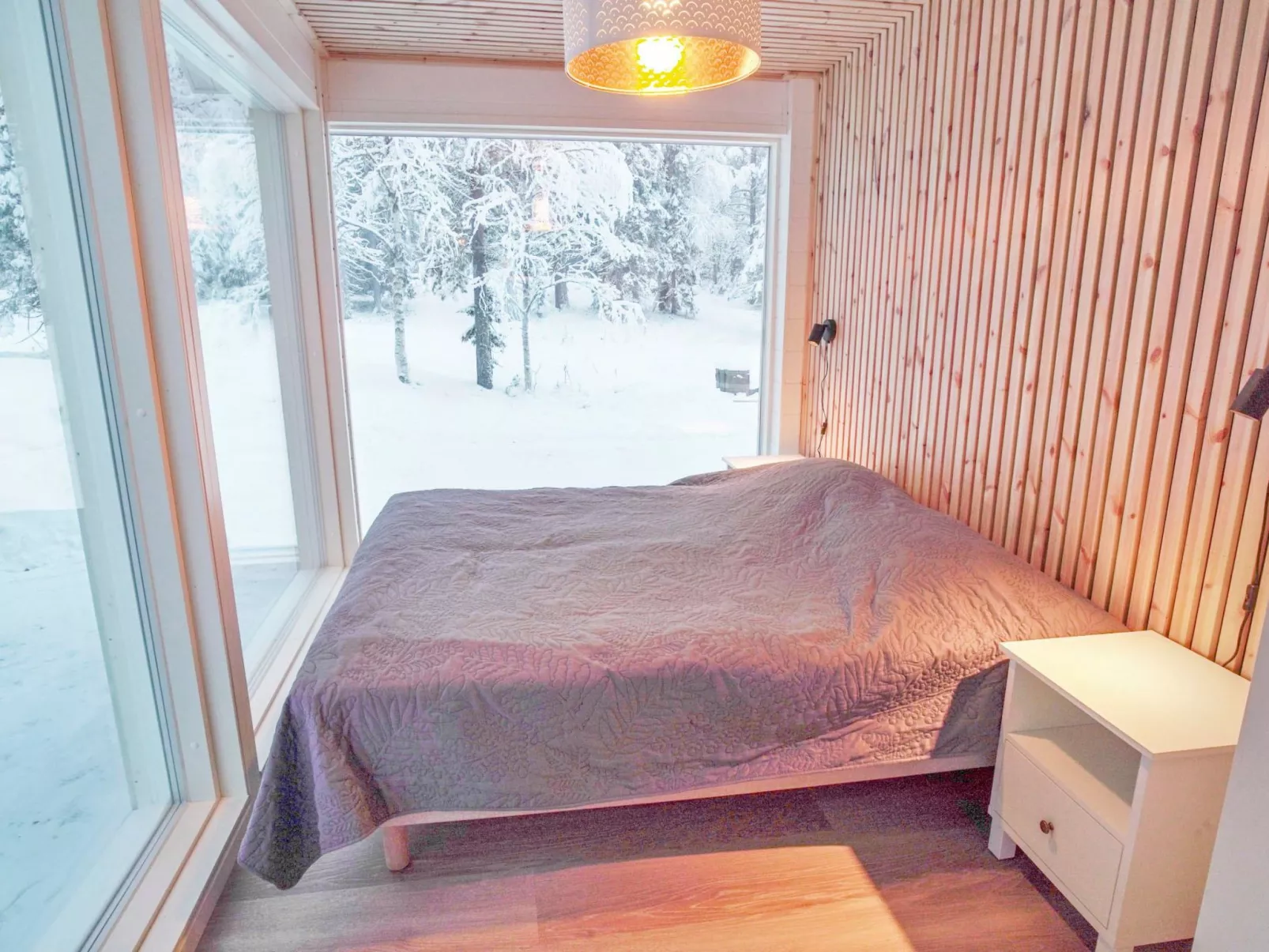 Iso-karpalo b-Dedans