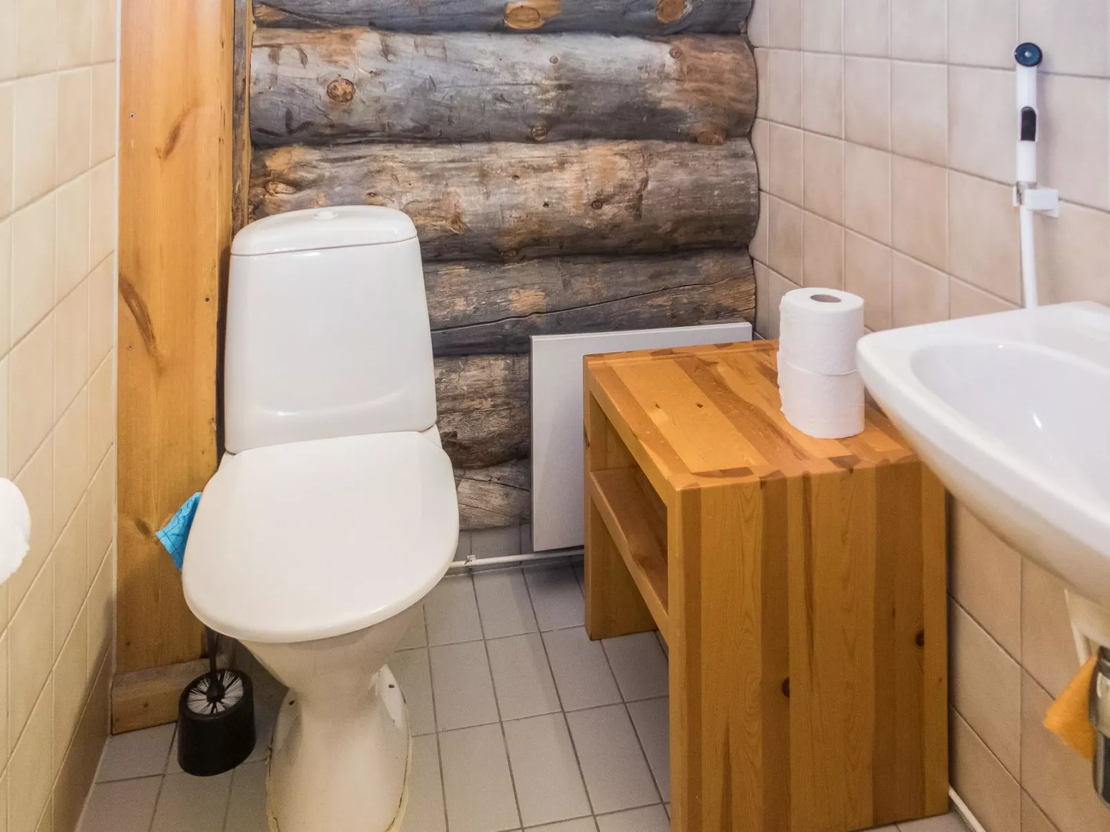 Rukanpesä 2a-Drinnen