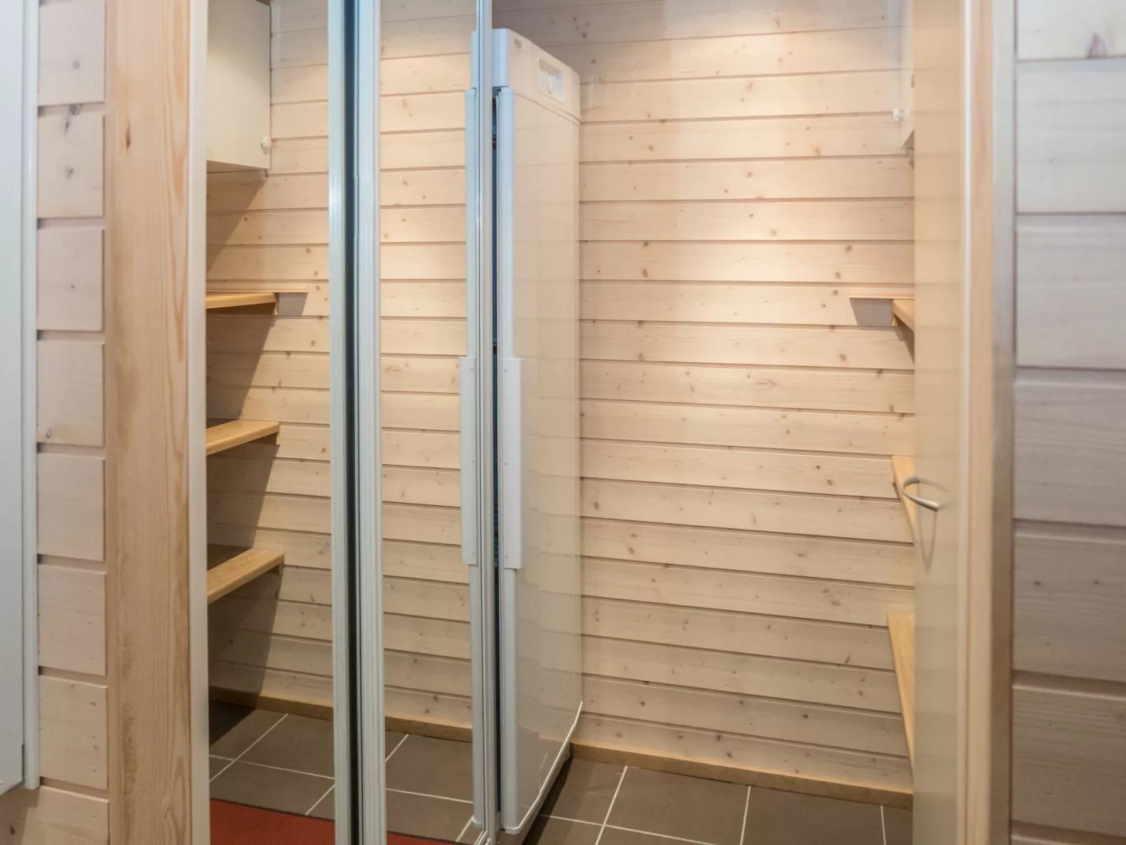 Rukan salmenhovi-Dedans