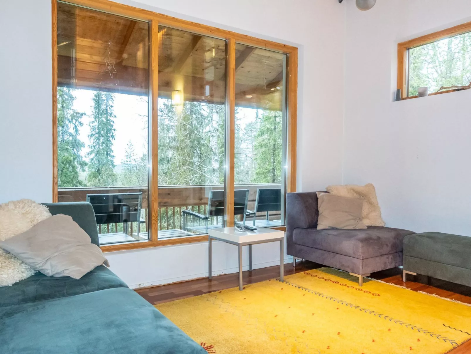 Sallan lumous a-Dedans