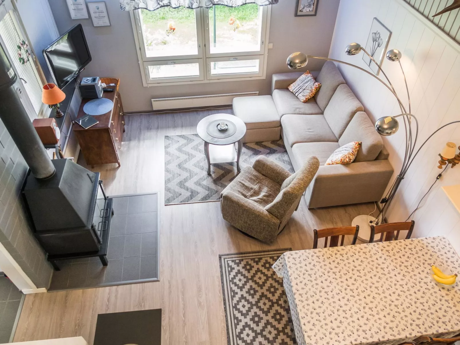 Lomakatti 6b-Drinnen