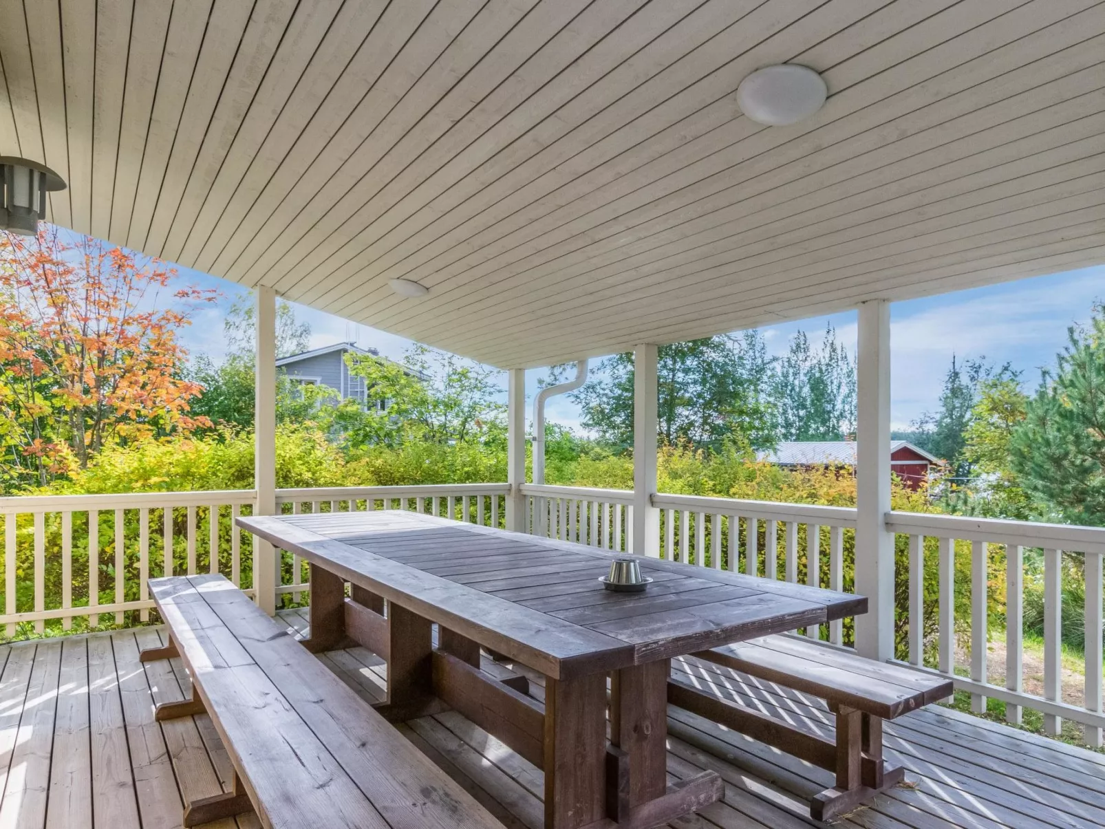 Kartanohuvila-Inside