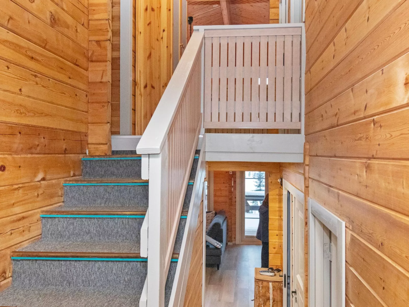 Tahkon käkikello-Dedans