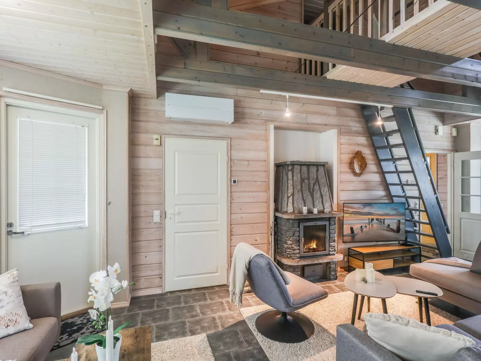 Villa taikavuosseli-Inside