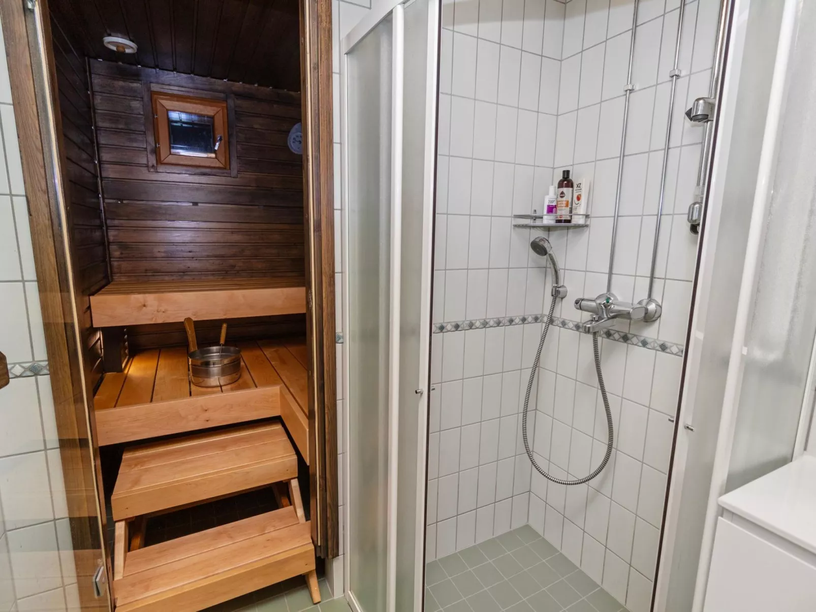 Karhunvartijanmaja d4-Inside