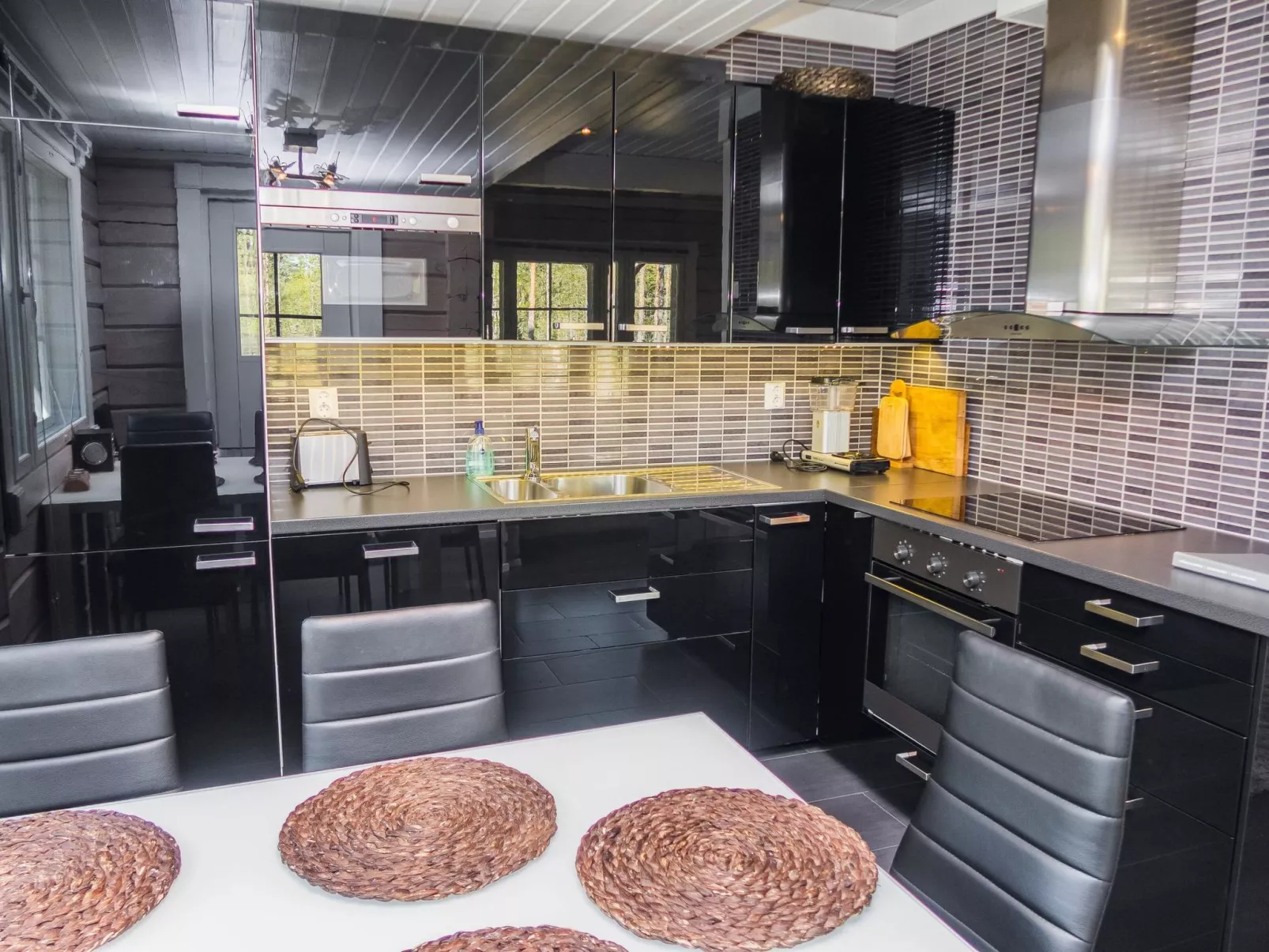 Kiehtäjän kuohu-Drinnen