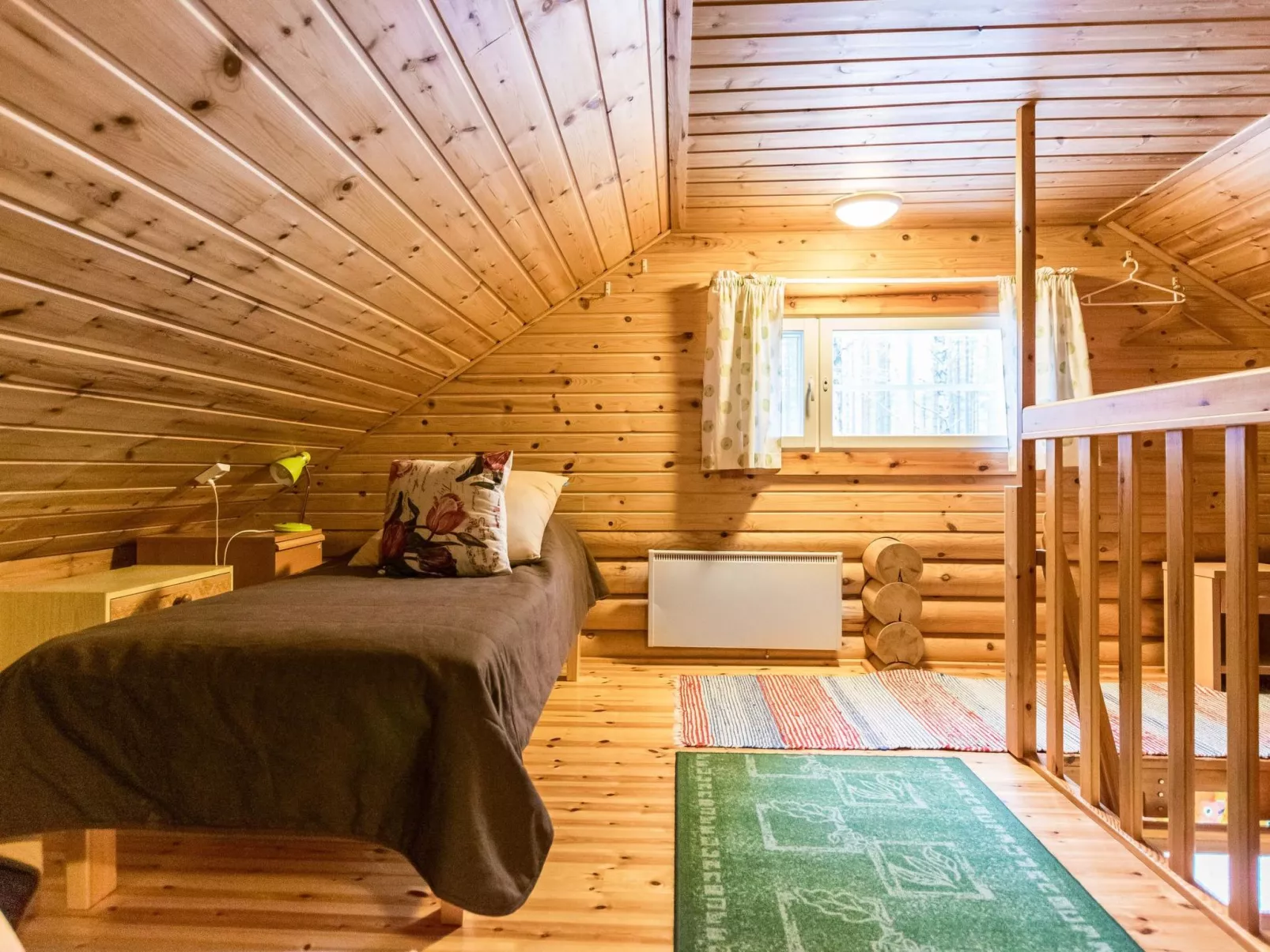 Kilpolan karoliina-Dedans