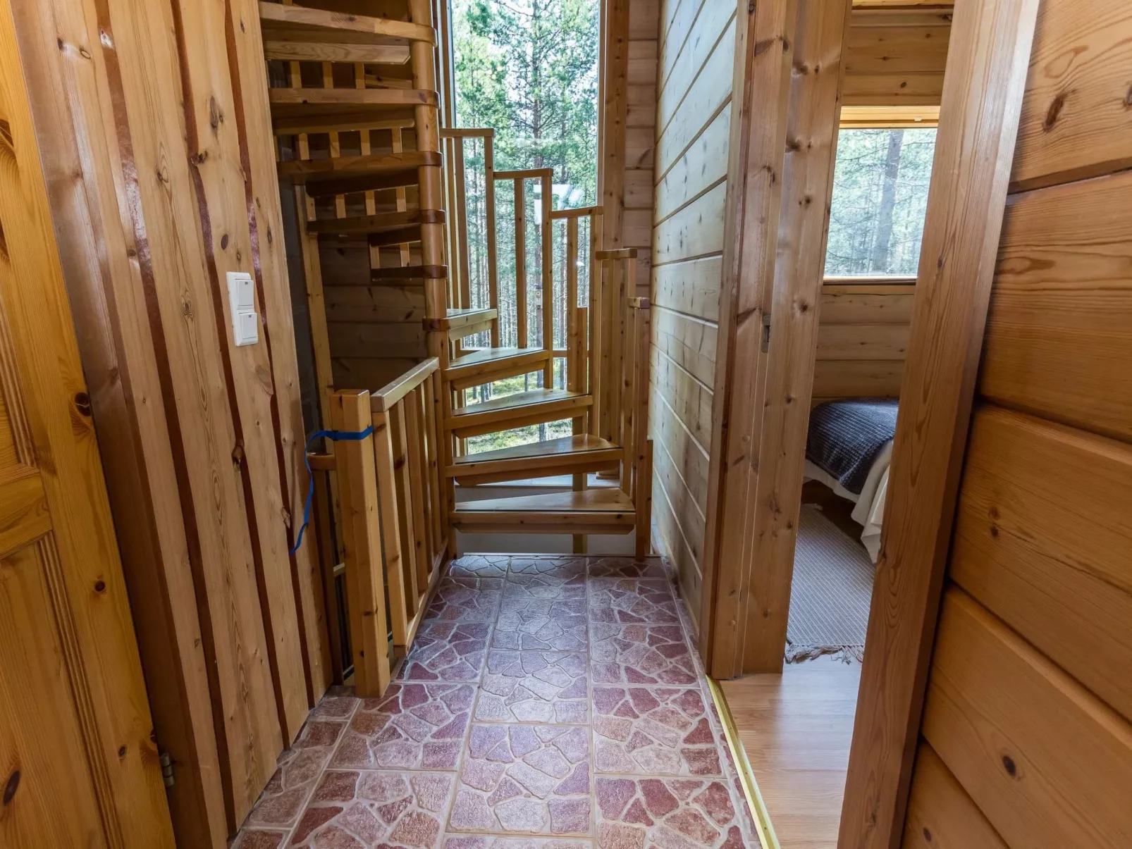 Matkajoentie 4b-Dedans