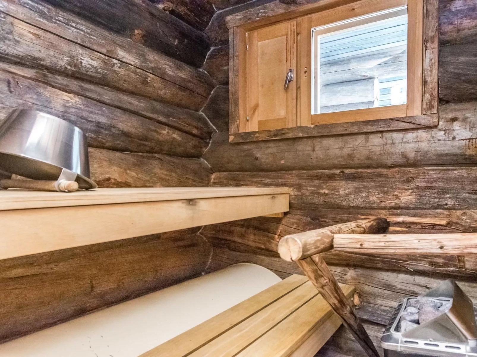 Pihlakieppi 2-Dedans