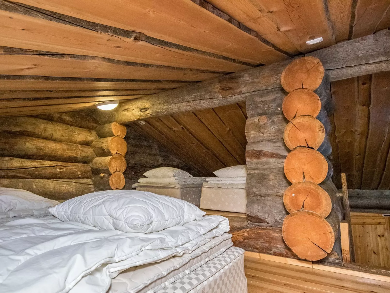 Pihlakieppi 1-Inside