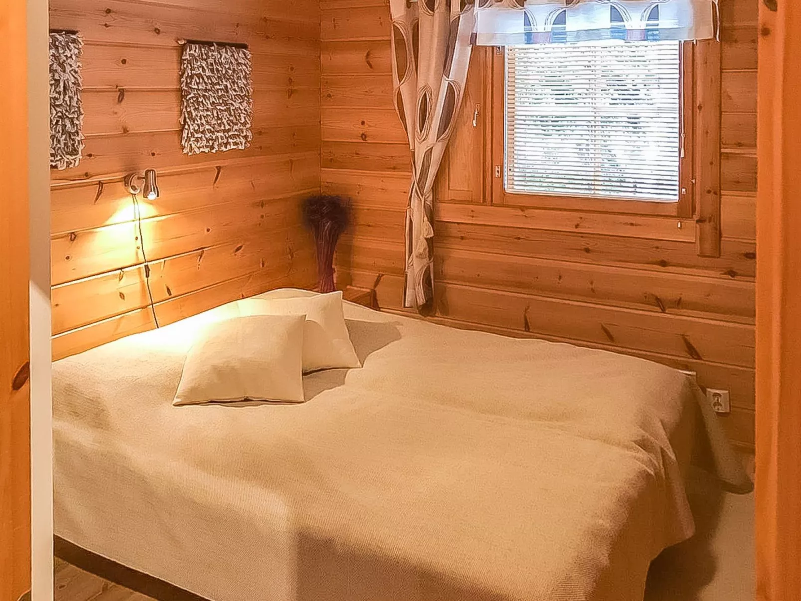 Metsä-vuosseli rukalumous-Dedans