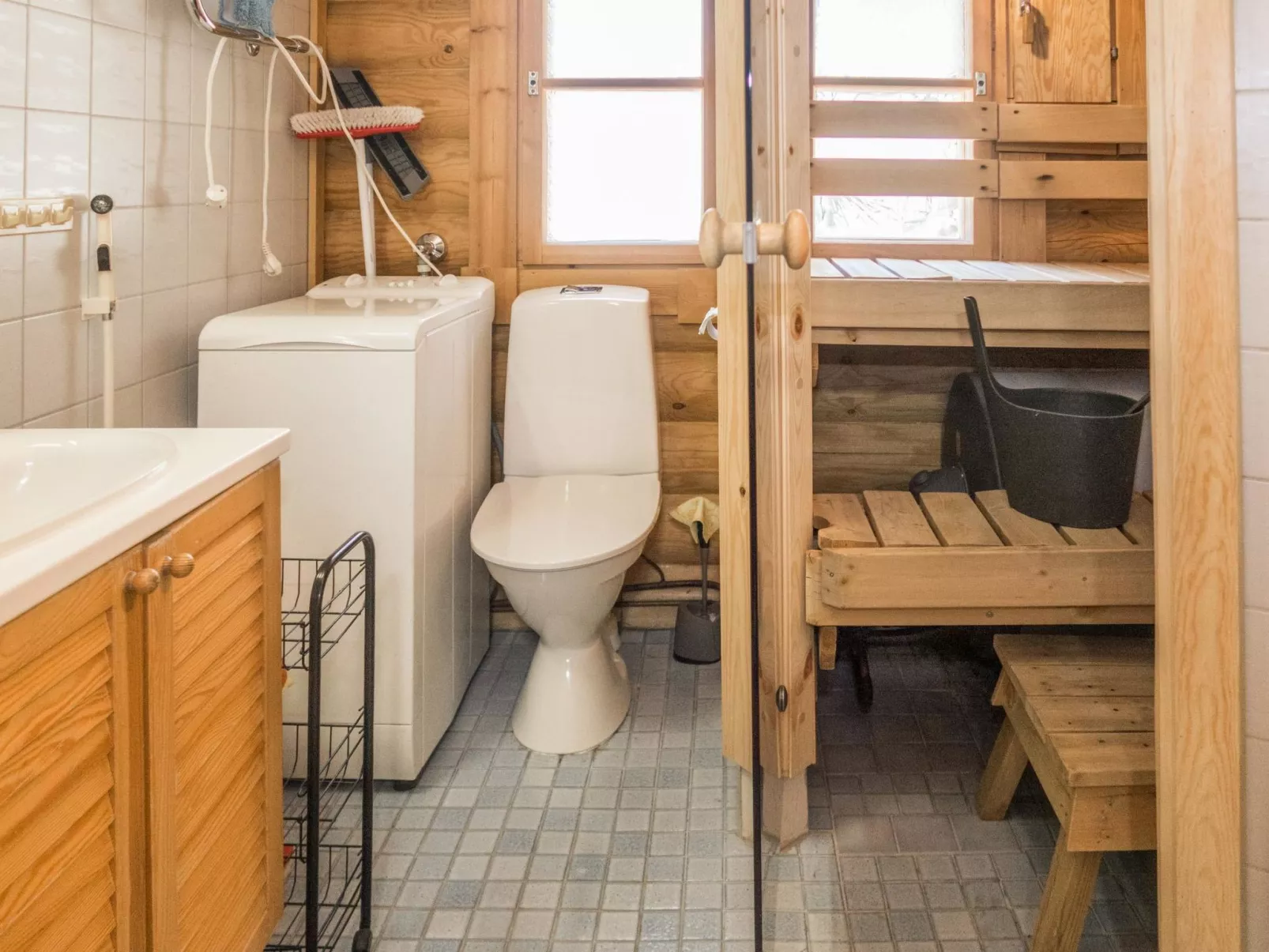 Ruka-kitkan käki-Dedans