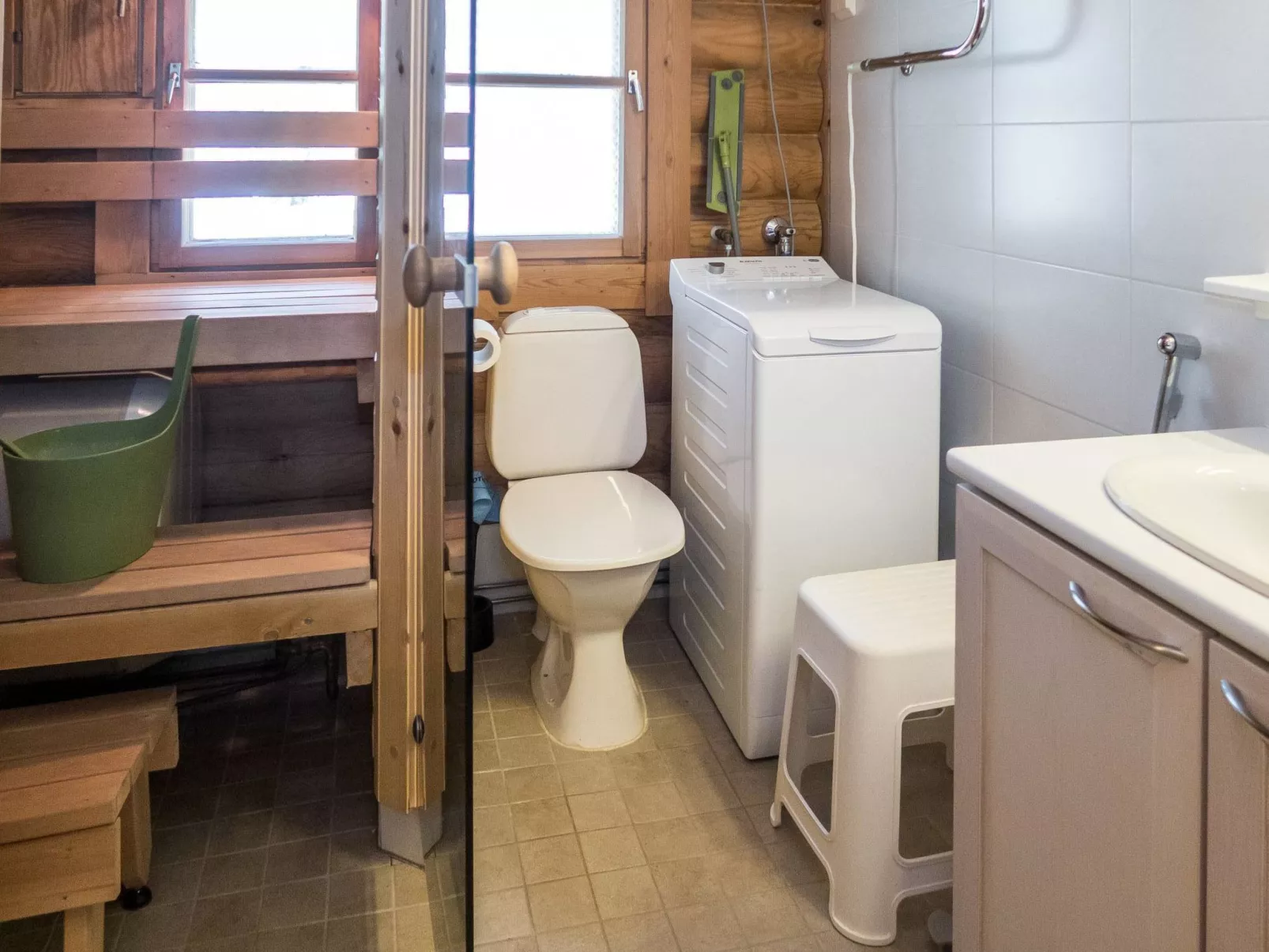 Ruka-kitkan kuukkeli-Dedans