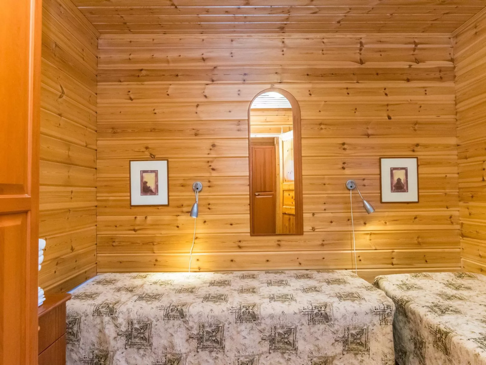 Klz 2. smaragdi-Inside