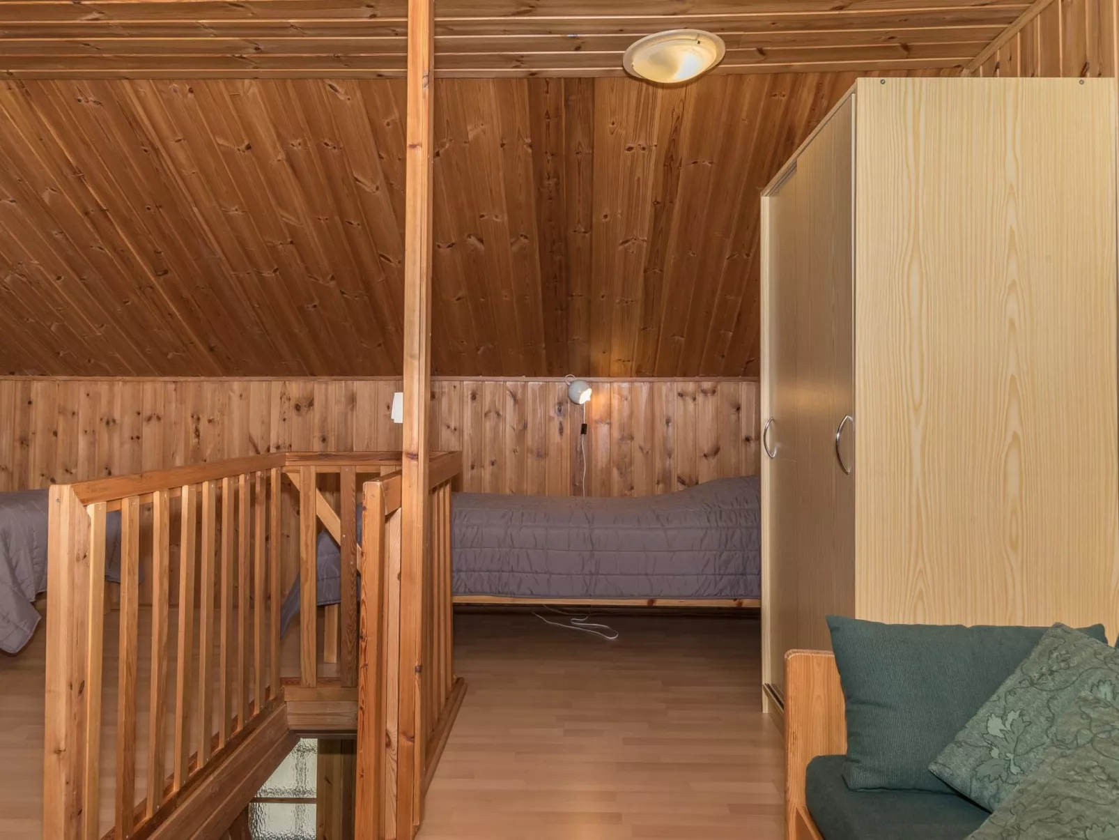 Ylläskarpalo 2 keskimmäinen-Drinnen