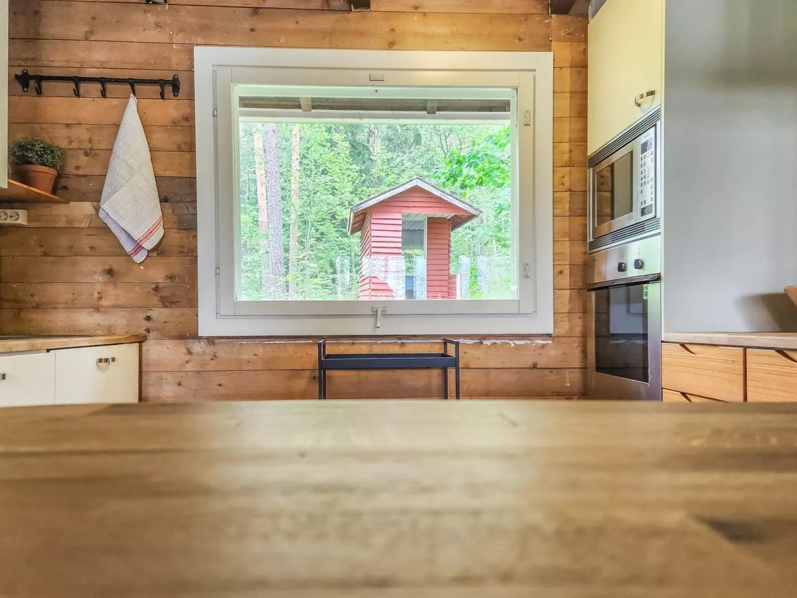 Artturin mökki-Dedans